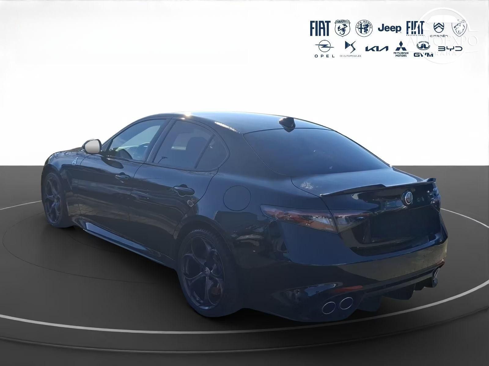 Alfa Romeo Giulia, Quadrifoglio 2.9 V6 Bi-Turbo - fotka 5