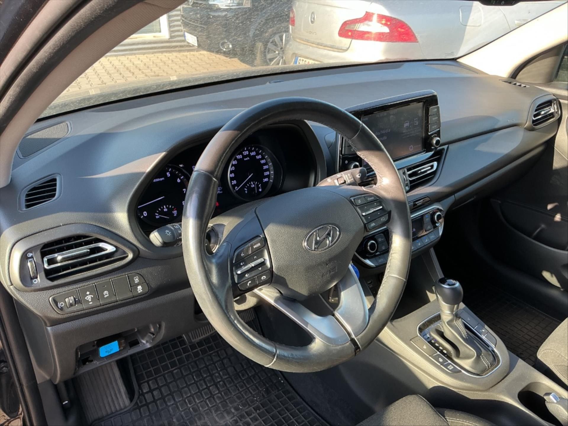 Hyundai i30, 1.5 1.5 T-GDI Mild LED CZ - fotka 3