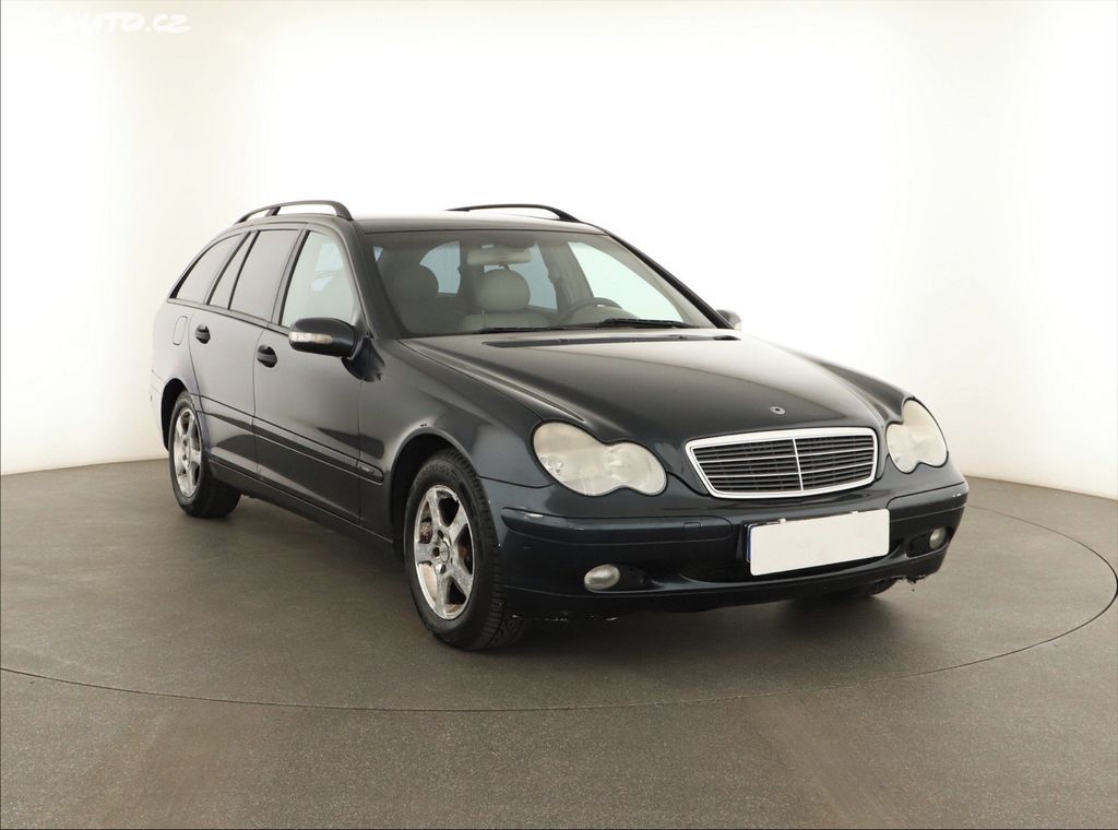 Mercedes-Benz Třídy C, 220 CDI, po STK, Tažné, Klima