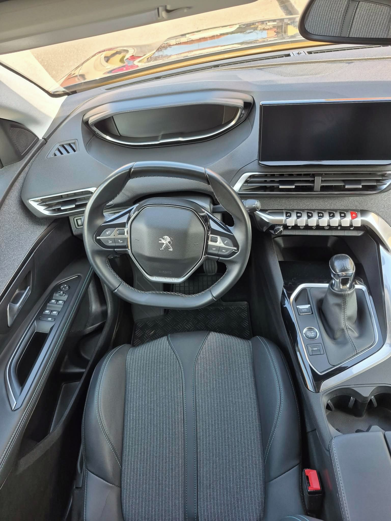Peugeot 5008, 1.2 PureTech Allure - fotka 4