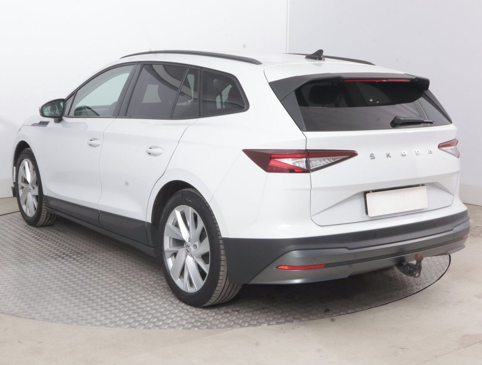 Škoda Enyaq, 60 (62 kWh), SoH 91%, Automat - fotka 4