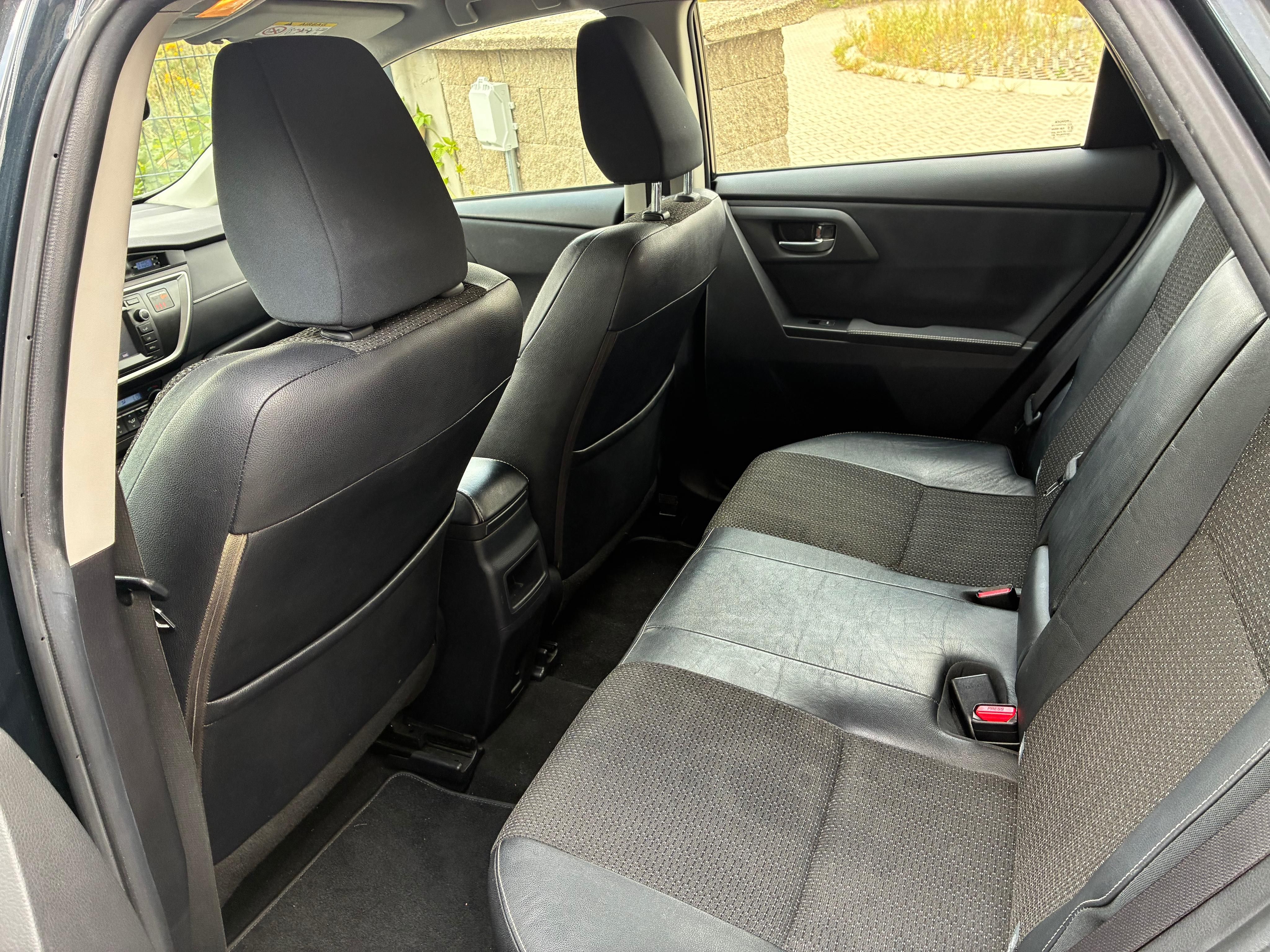 Toyota Auris, 2.0 D4D 2013 - fotka 6