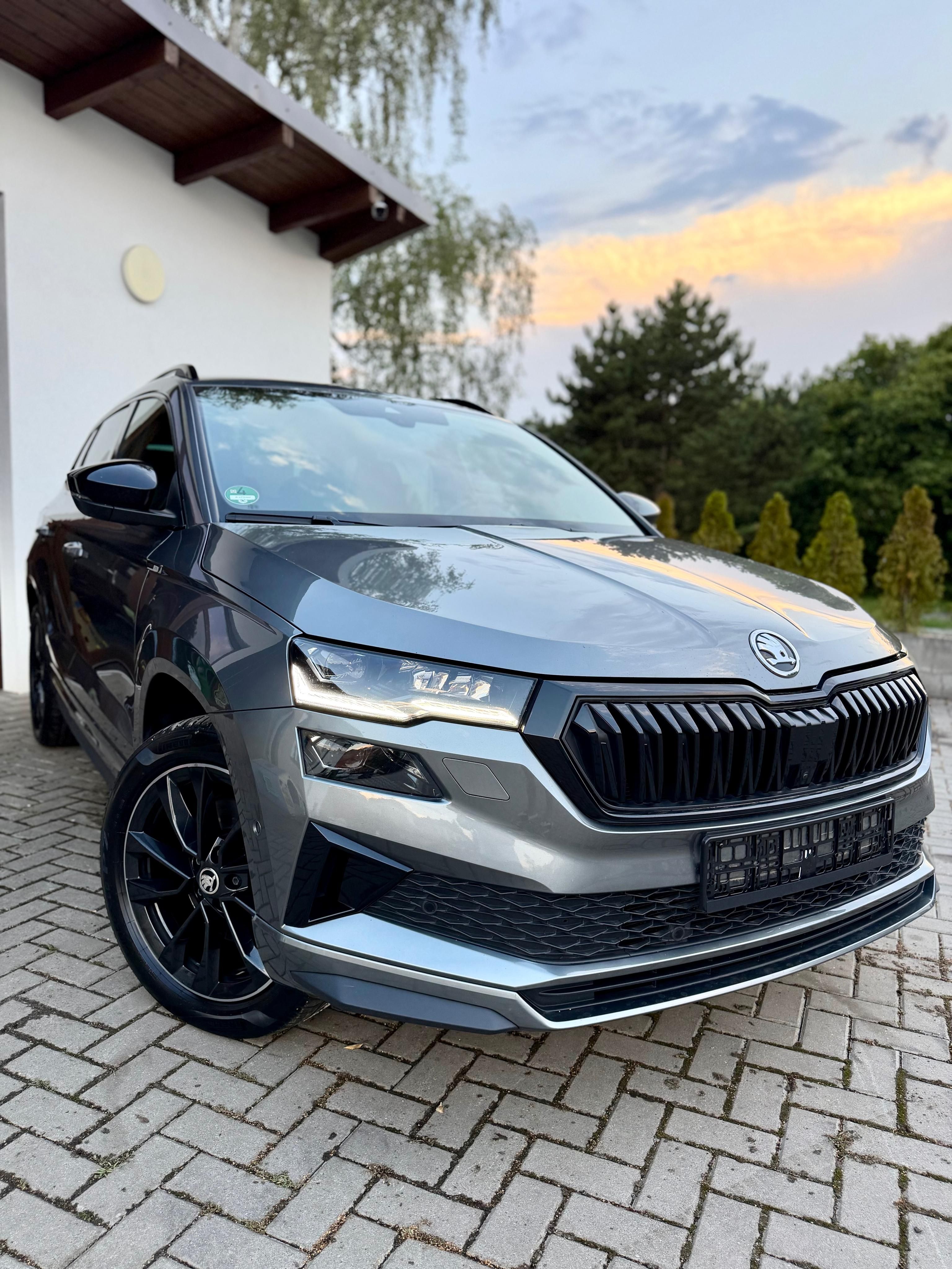 Škoda Karoq, 2.0 TSI 4x4 MATRIX 360 DCC - fotka 4