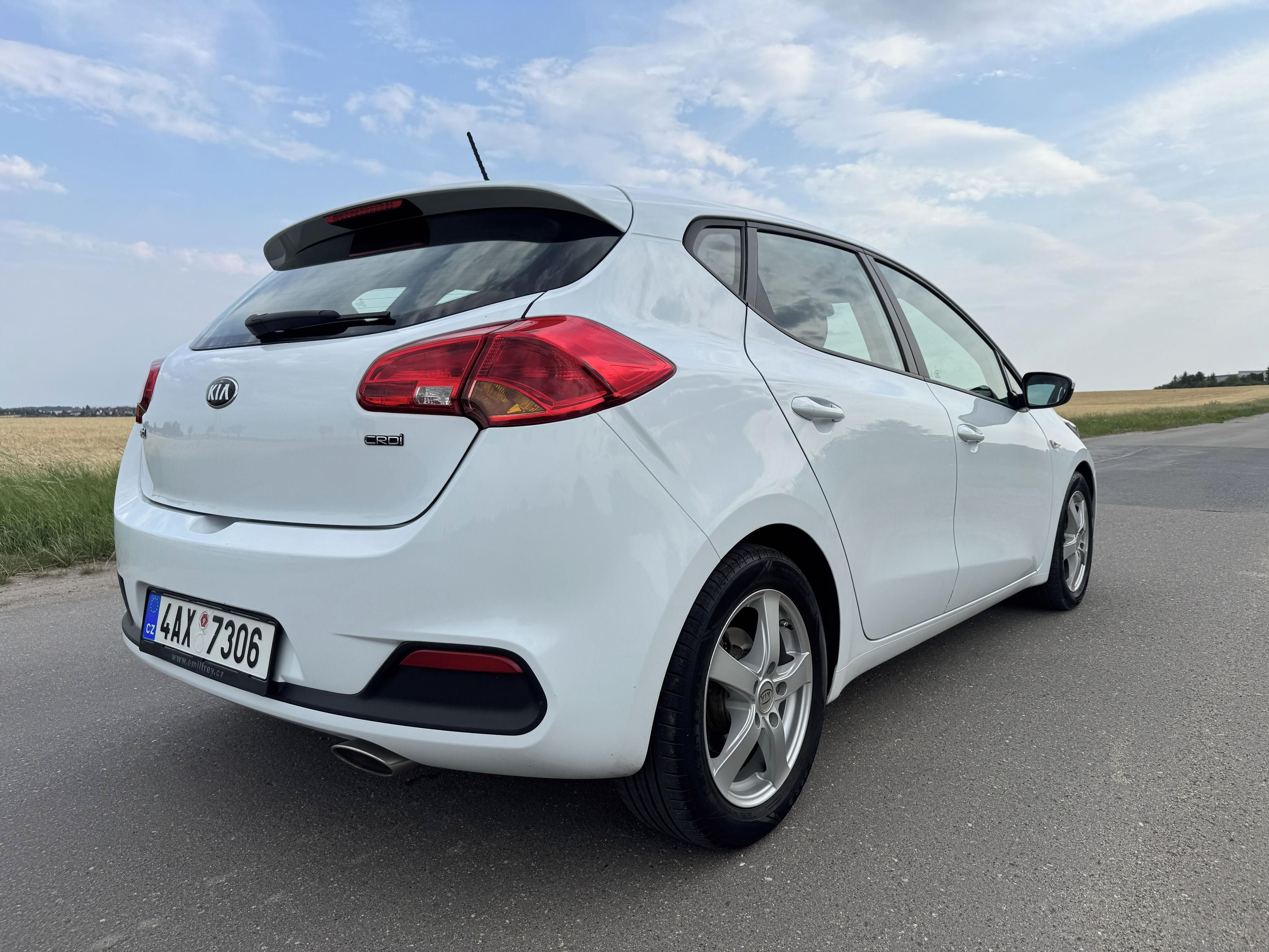 Kia Cee´d, 1.6 CRDi, 94 kW - fotka 3