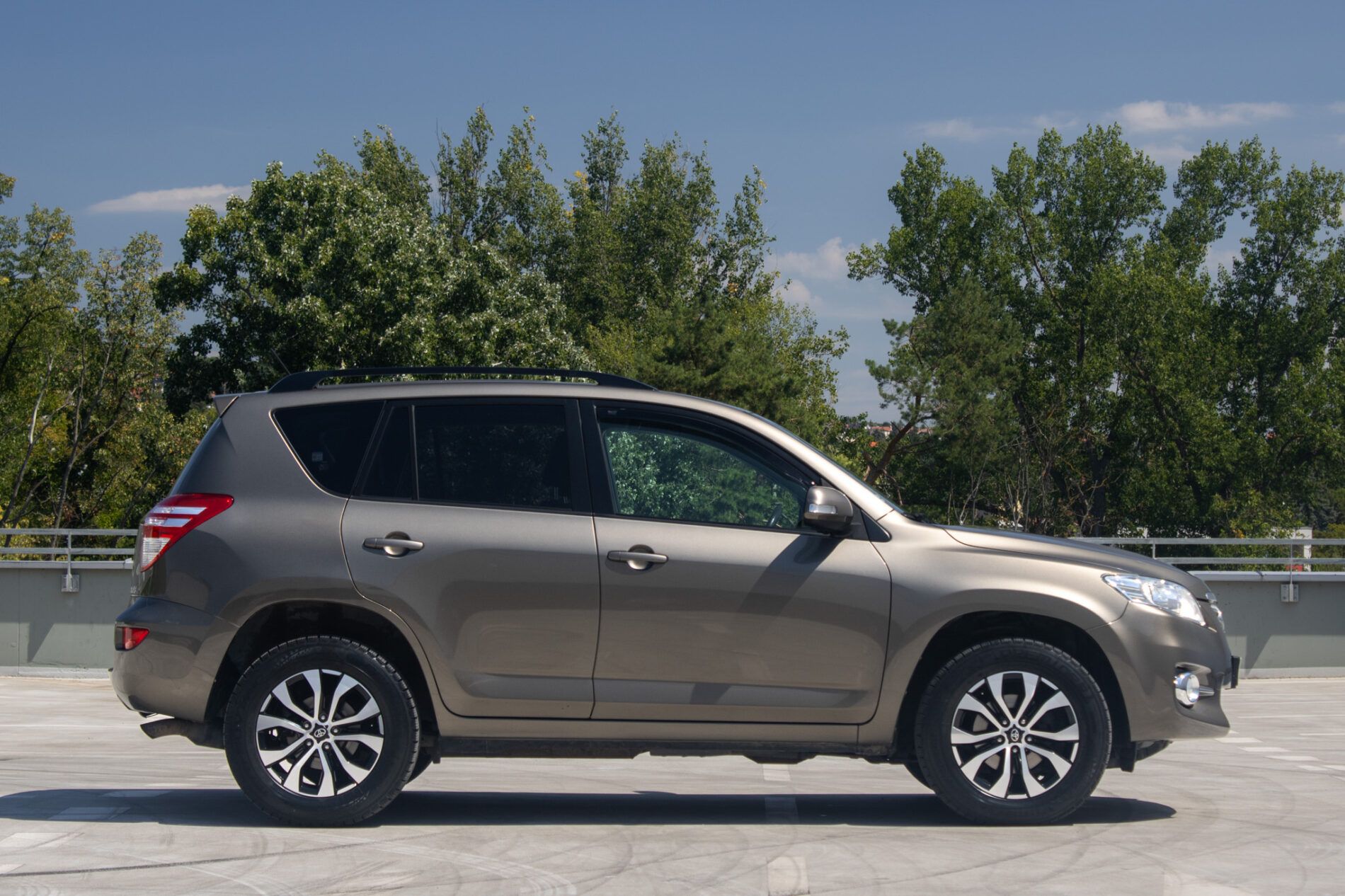 Toyota Rav4 - fotka 4