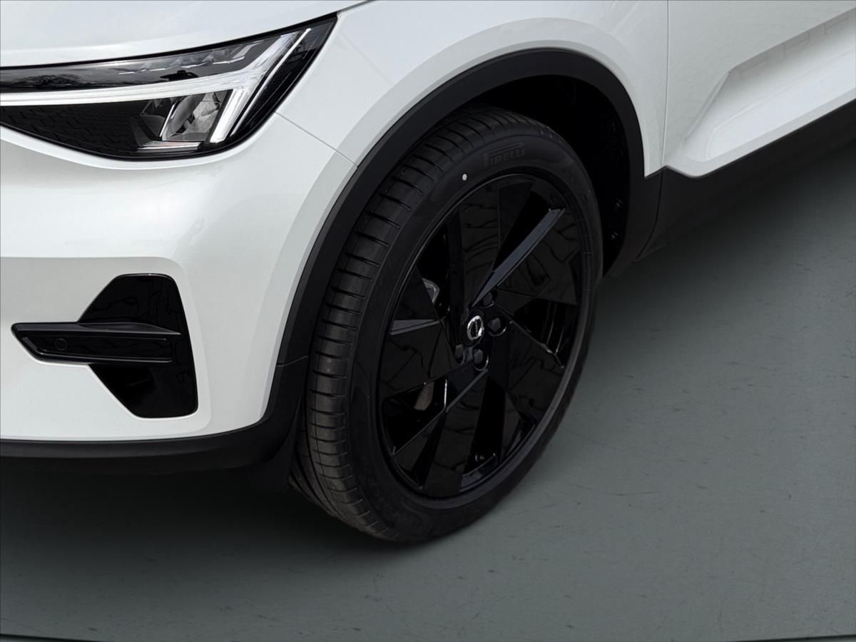 Volvo XC40, 2,0 Plus B3 Black Edition 3760 - fotka 6