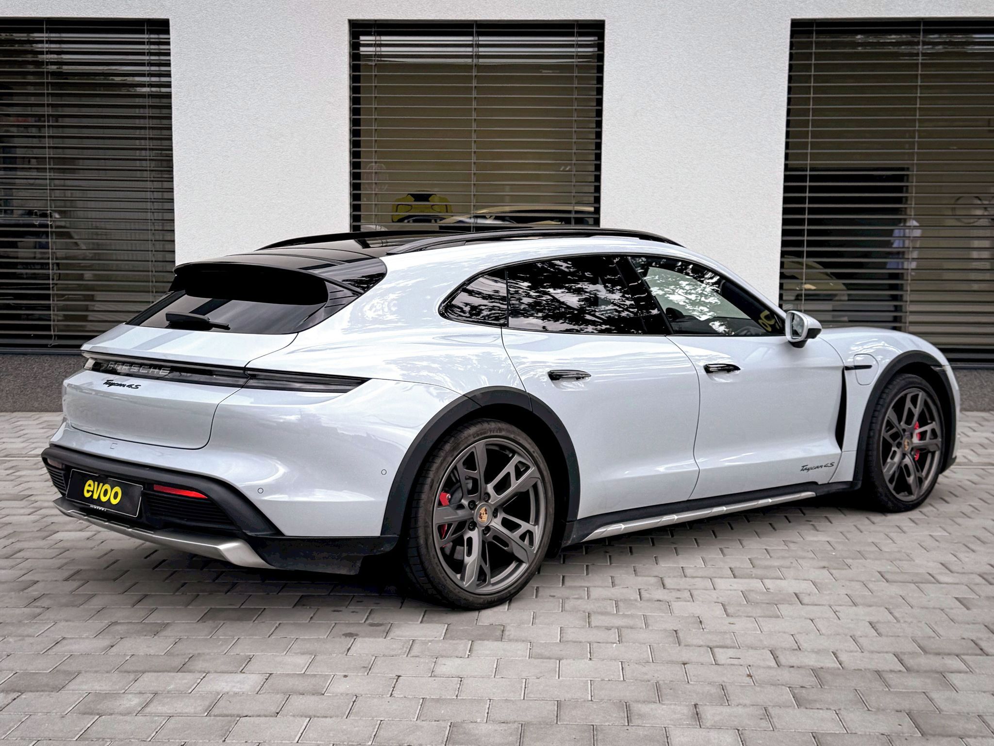 Porsche Taycan, 4S Cross Turismo - fotka 5