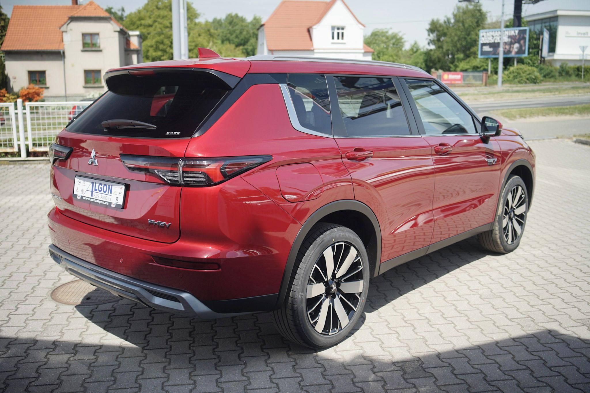 Mitsubishi Outlander, Intense 2,4 PHEV 225kW AT 4x4 - fotka 5