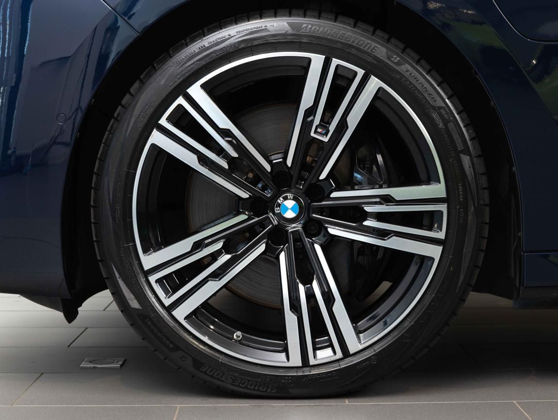 BMW Řada 7, 750e xDrive - fotka 6