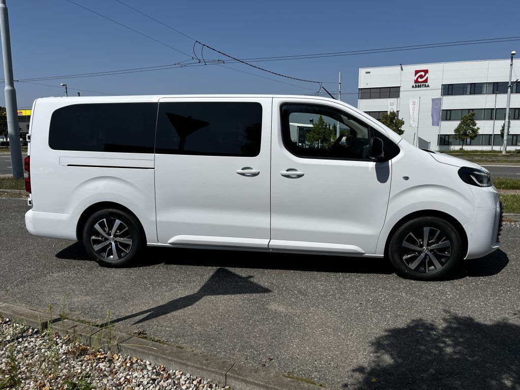 Toyota Proace Verso, 2.0D 140k 6MT Business Comfort - fotka 3