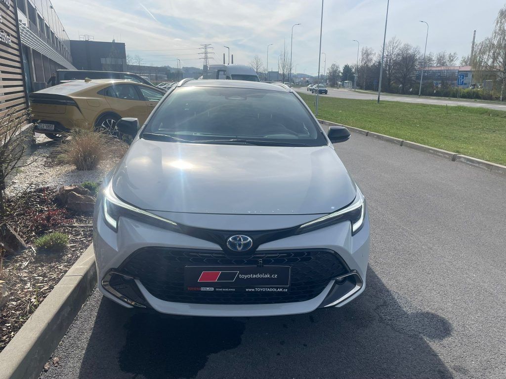 Toyota Corolla, 1.8 Hybrid 140k Style - fotka 3