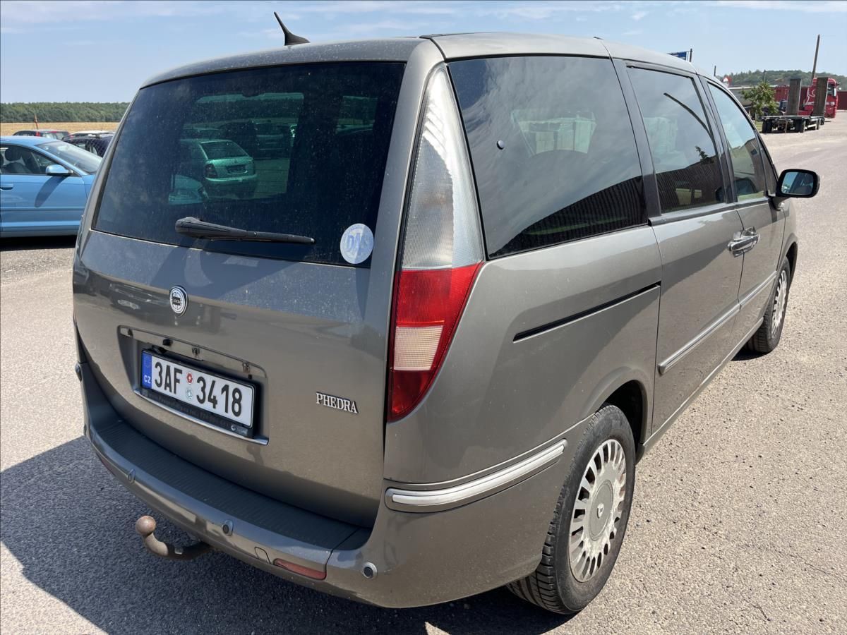 Lancia Phedra, 2,0 JTD KLIMA TAŽNÉ STK 7/2028 - fotka 6