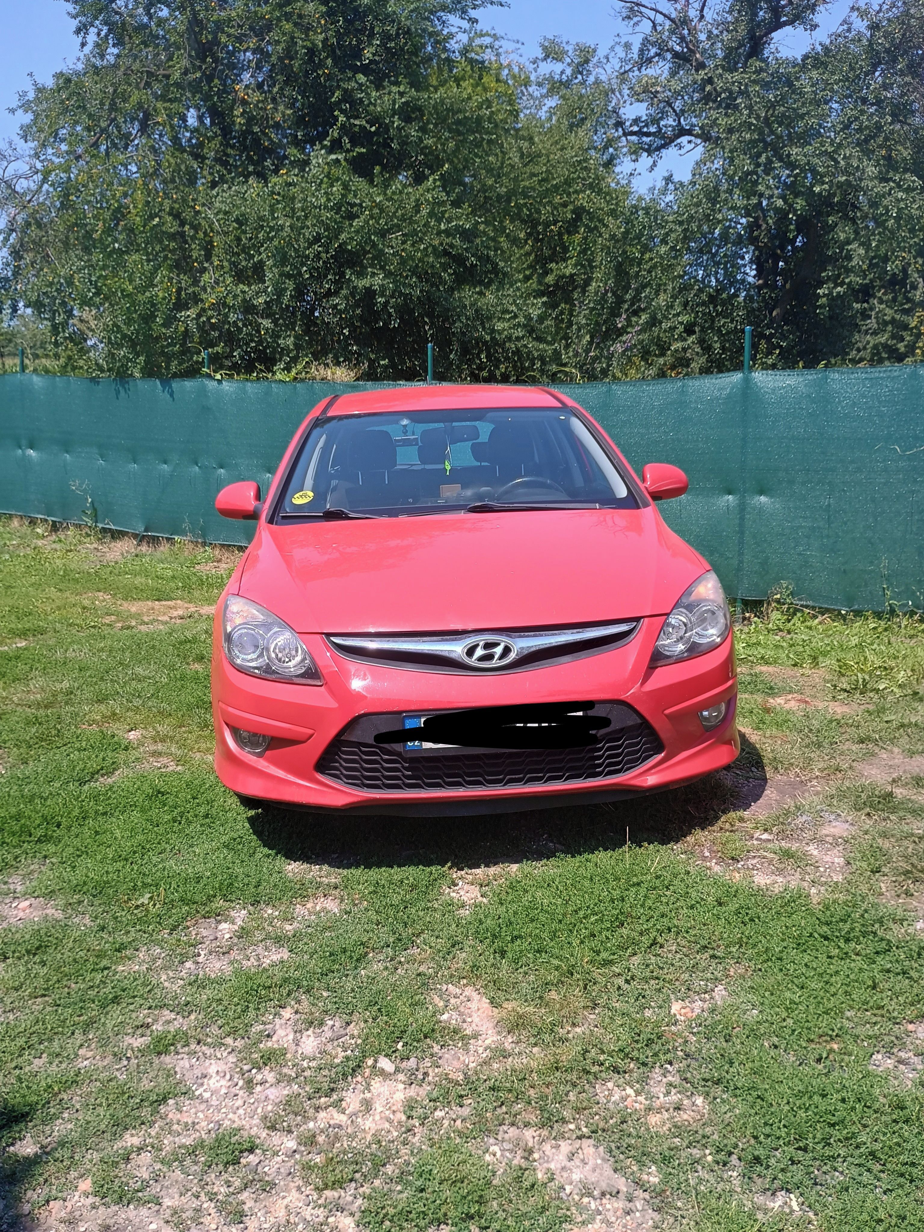 Hyundai i30, 1.6 66kw rv.2010 - fotka 3