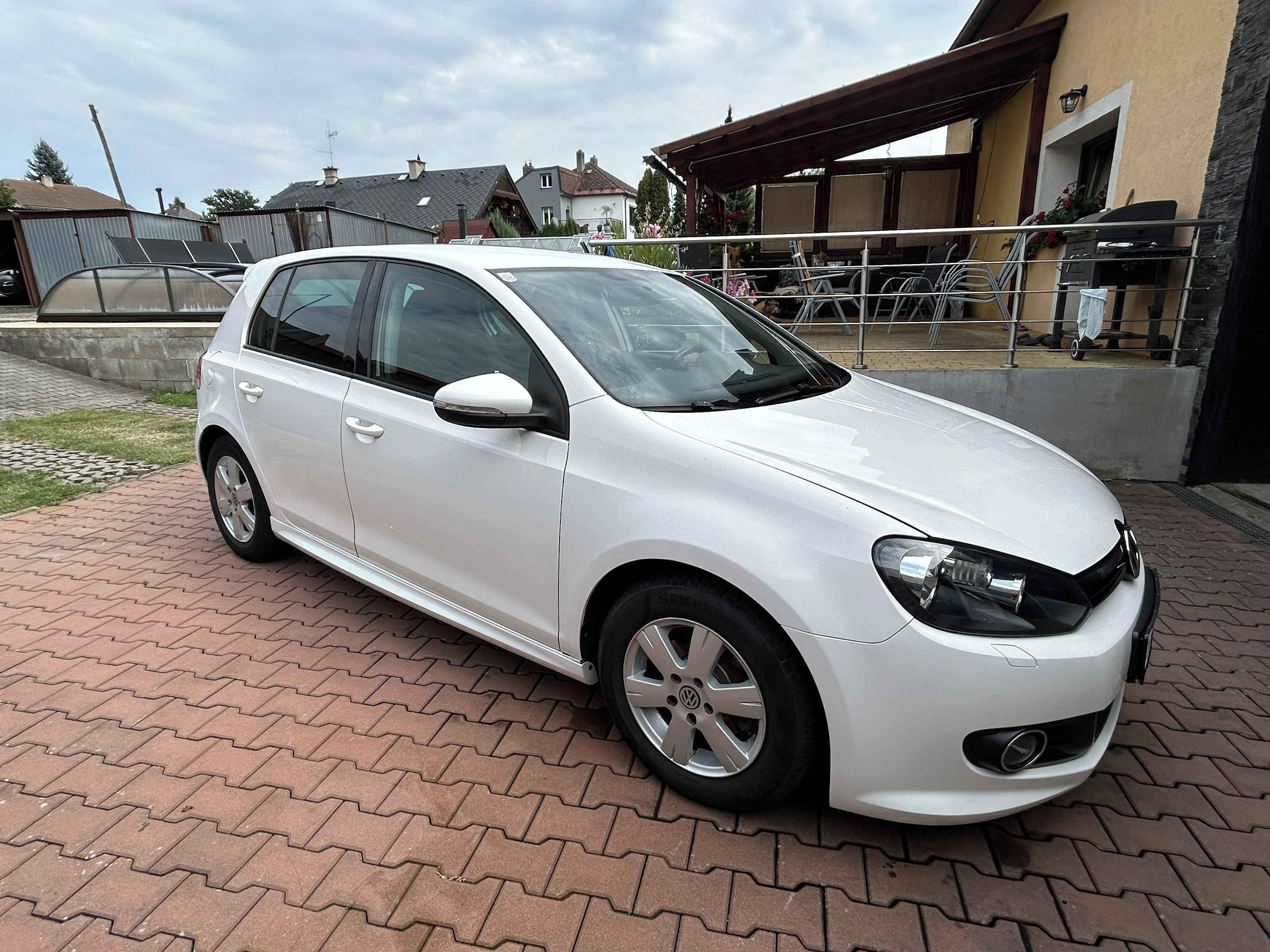 Volkswagen Golf, 1.6 TDI - fotka 2