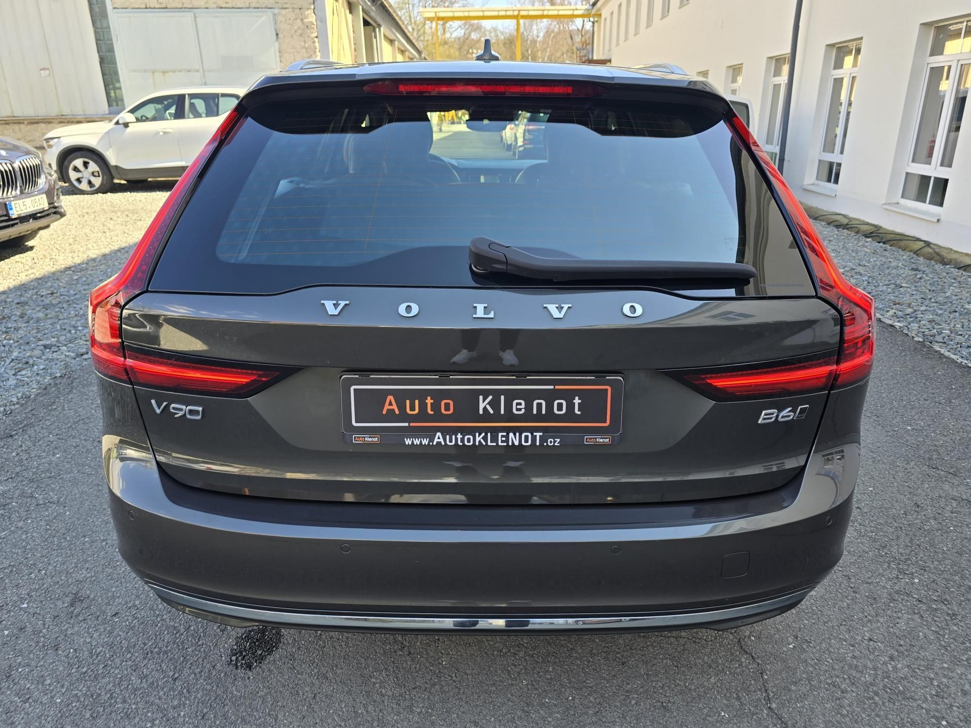 Volvo V90, 2.0 221kW B6 4x4 R-DESIGN -DPH - fotka 6