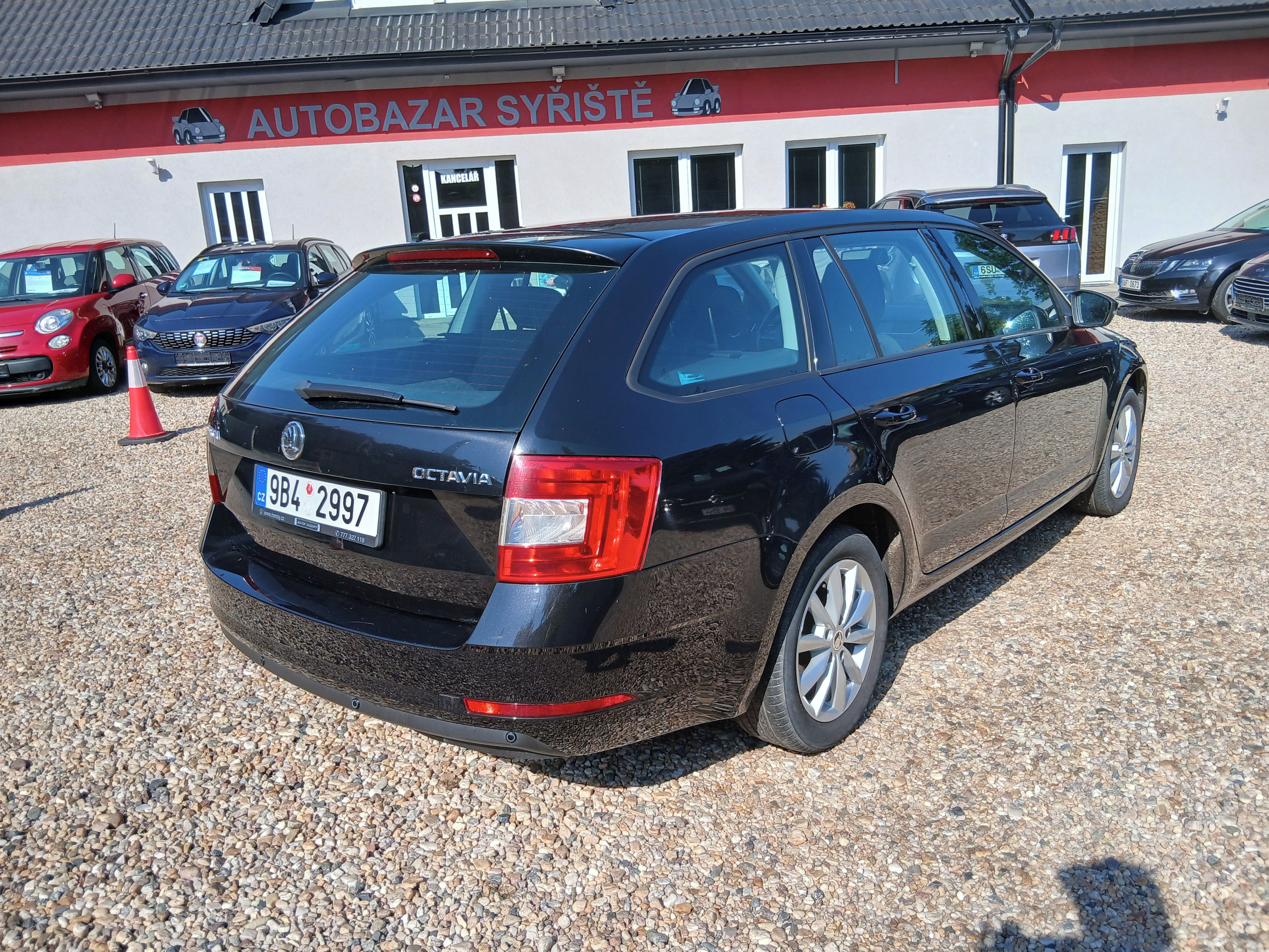 Škoda Octavia, 1.6TDi 77KW Kombi, ČR, S.Kniha - fotka 5