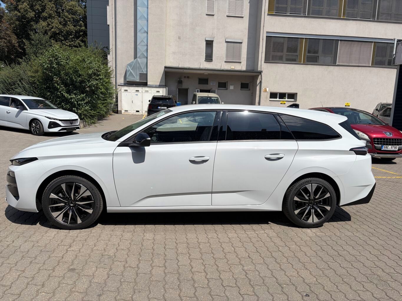 Peugeot 308, SW ALLURE BlueHDi 130 EAT8 - 2 - fotka 6