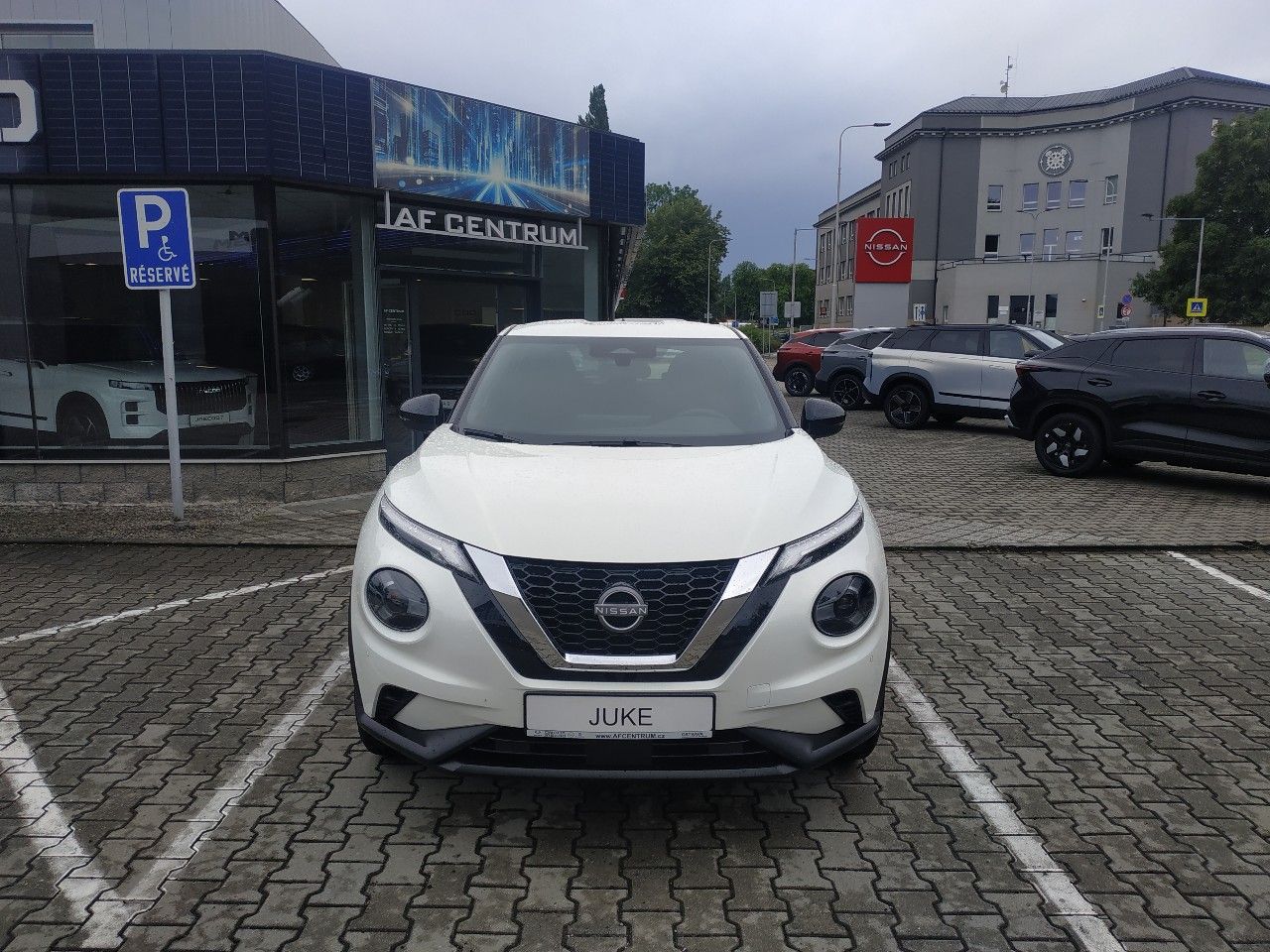 Nissan Juke, 1.0 DIG-T, 114k, 7AT, NA CESTĚ - fotka 2
