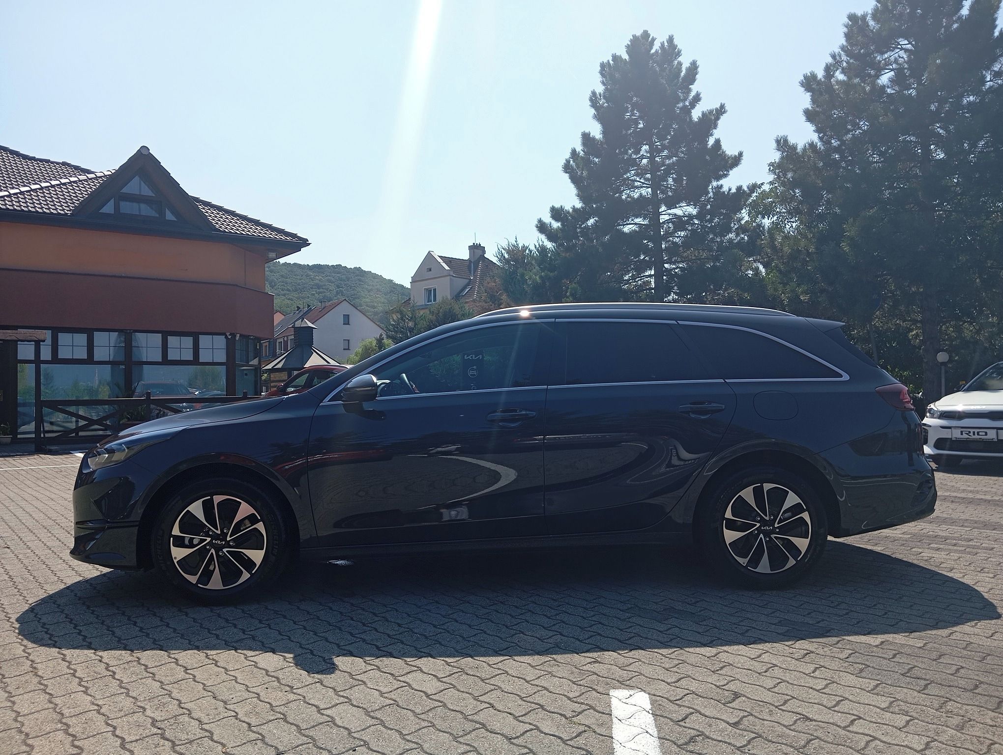 Kia Cee´d SW, 1.5 T-GDi 7DCT TOP - fotka 5