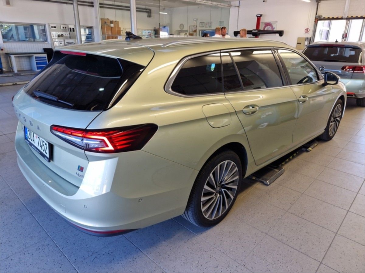 Škoda Superb, 2,0 TDi 4X4 Laurin&Klement DSG - fotka 2