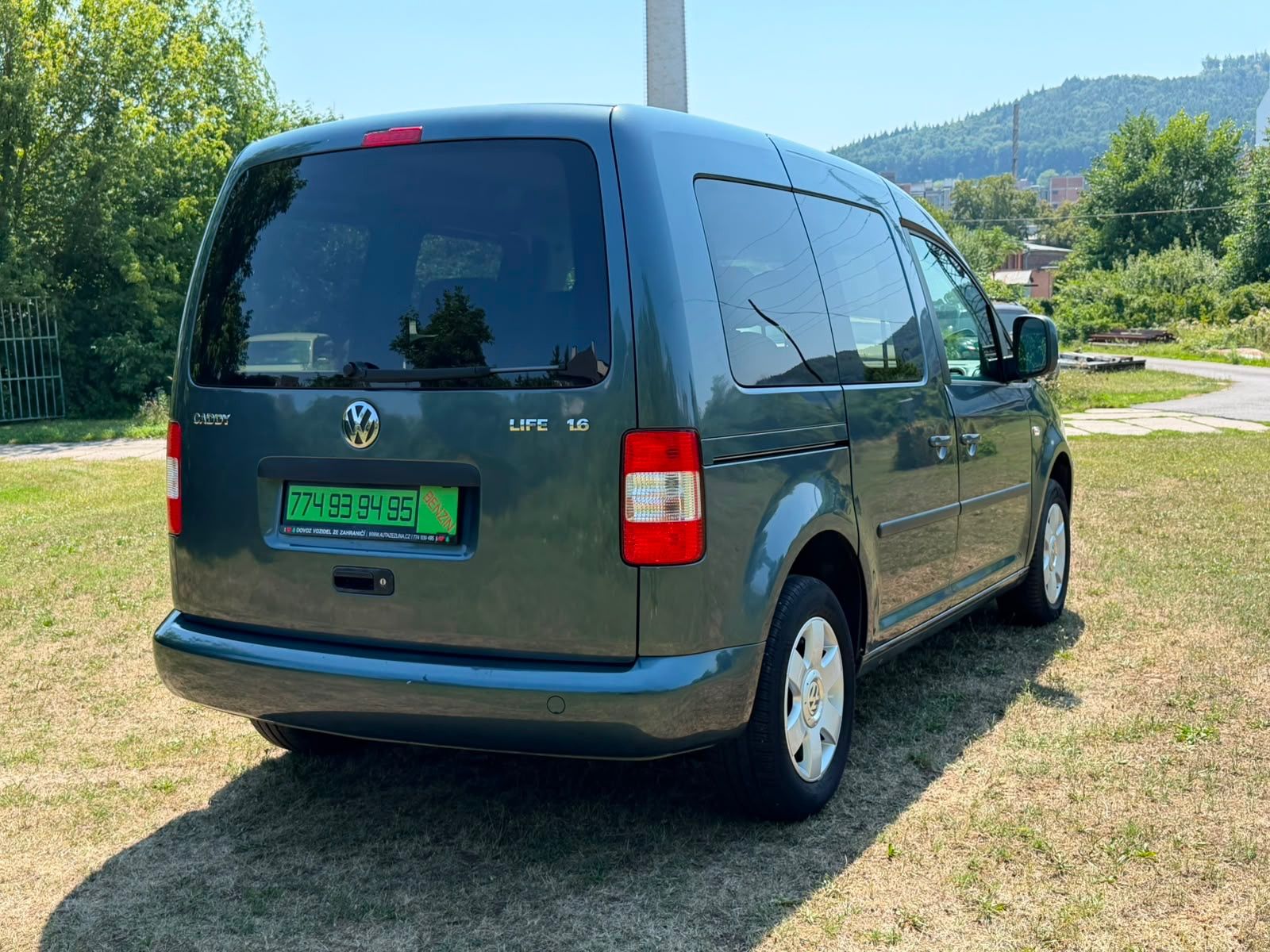 Volkswagen Caddy, LIFE 1,6 MPI - 75 KW - fotka 6