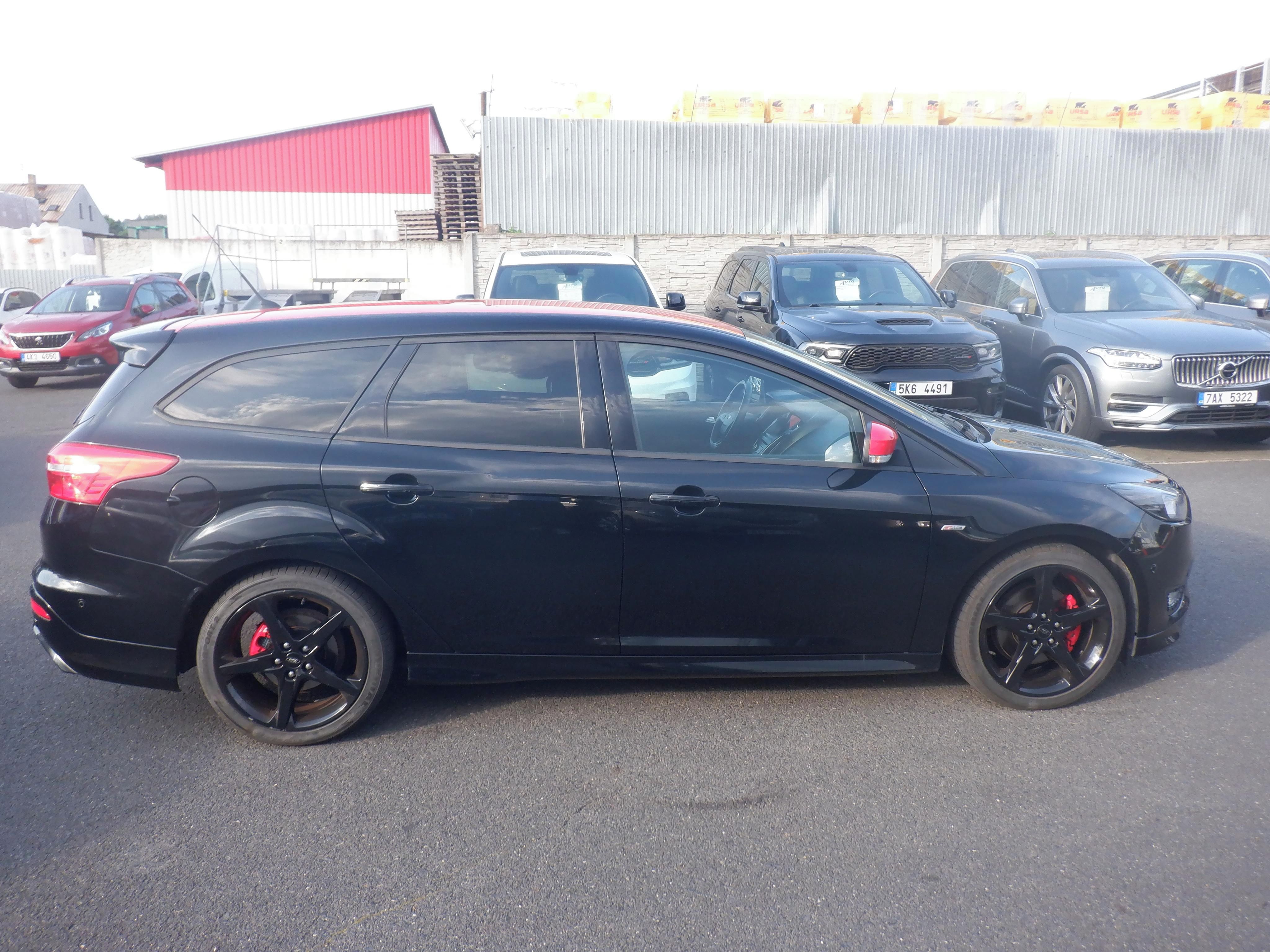 Ford Focus, 1.5 EcoBoost ST line - fotka 4
