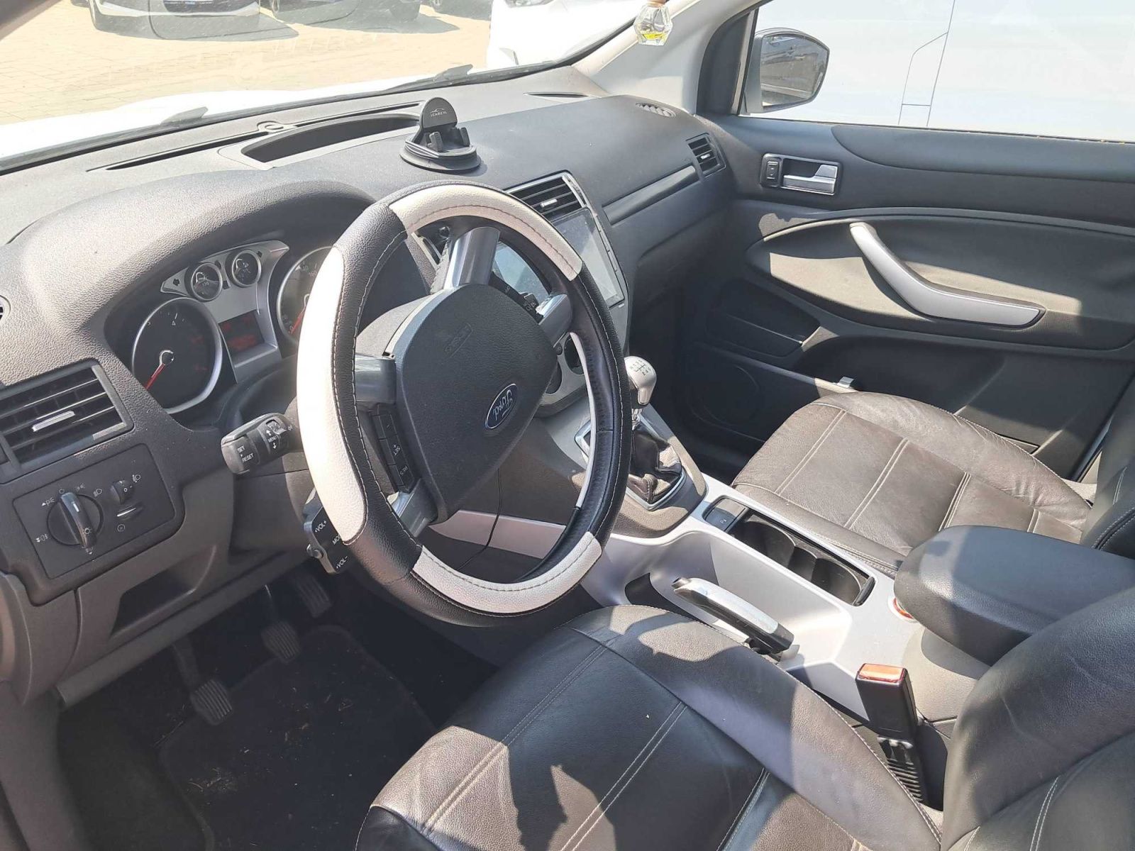 Ford Kuga, 2.0 TDCi, Tažné, servisované - fotka 3