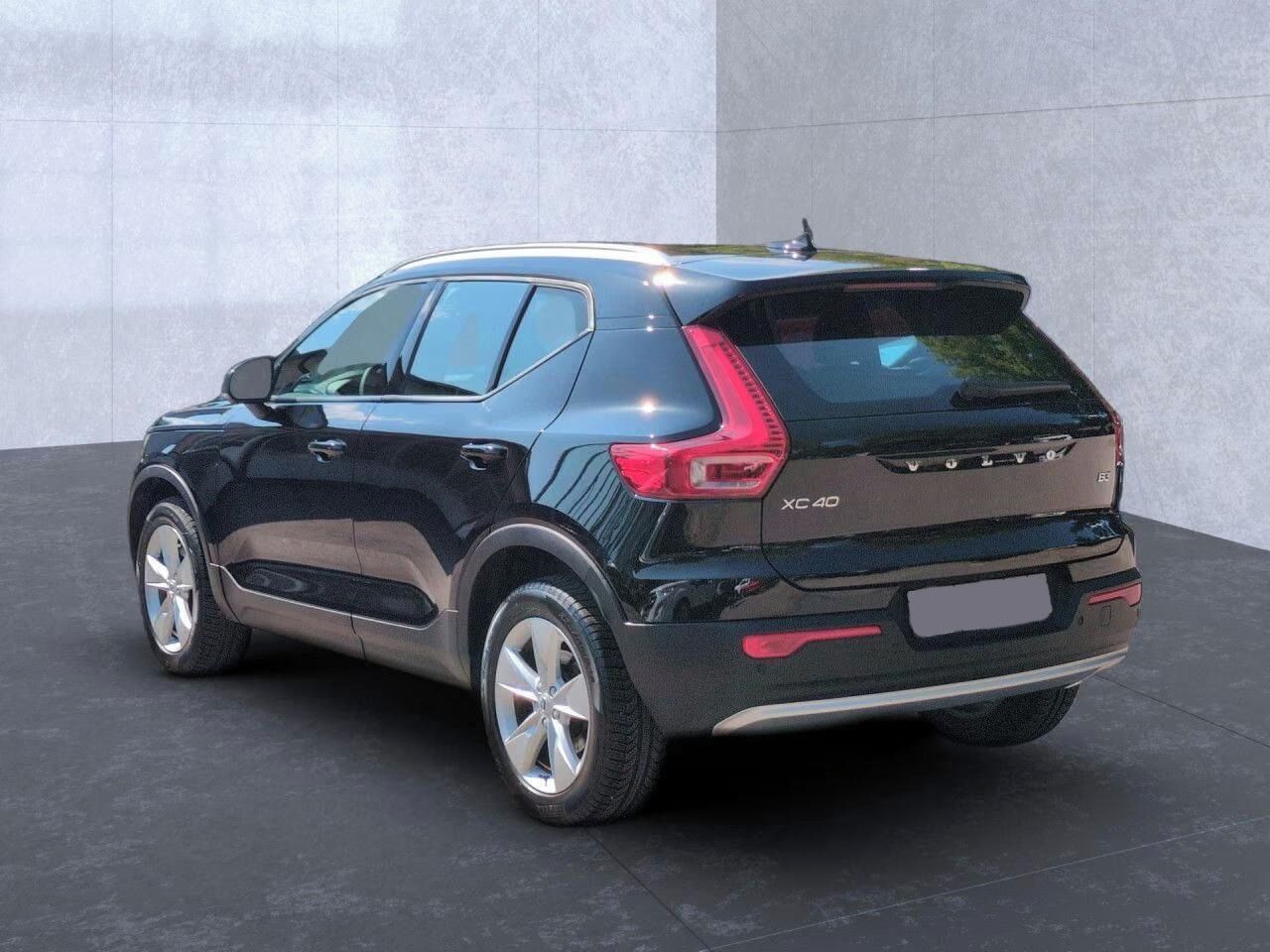 Volvo XC40, B3 (Benzin) Core 2WD*Navi*Led* - fotka 4