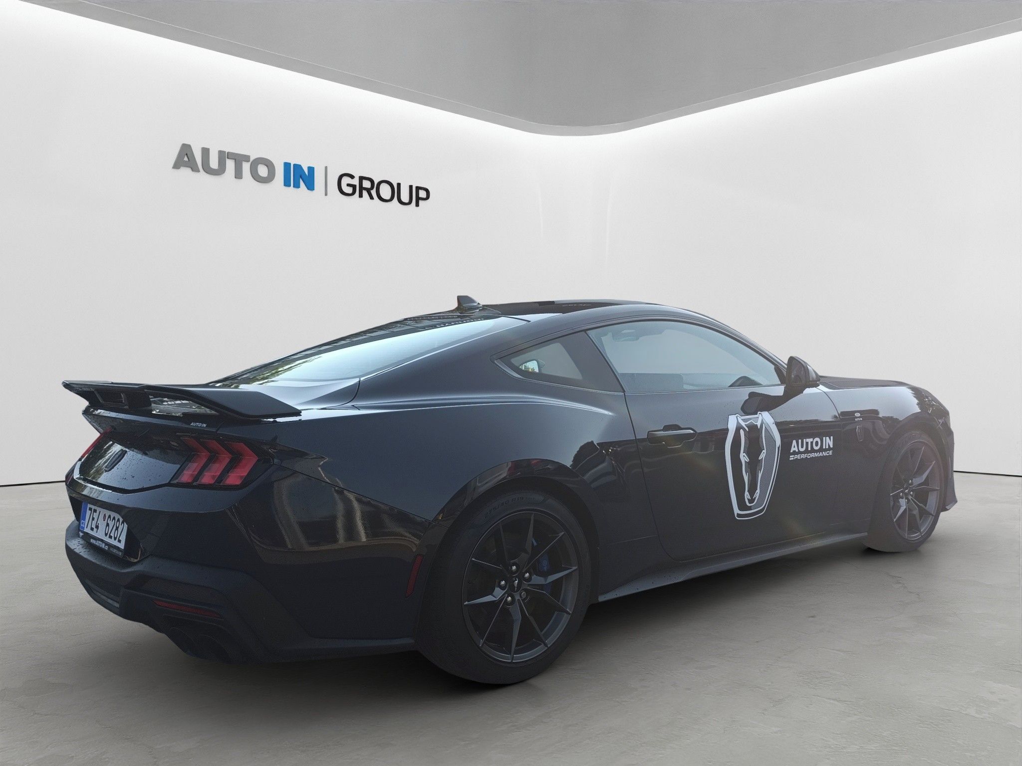 Ford Mustang, Mustang MUSTANG V8 DARK HORSE - fotka 6