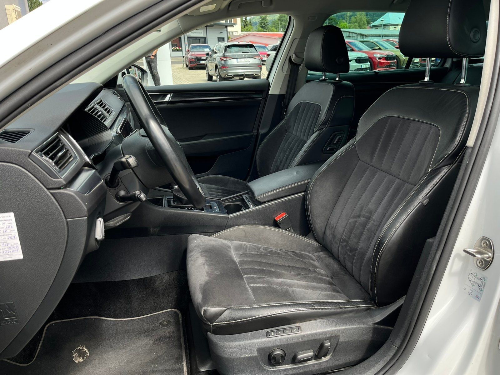 Škoda Superb, Superb 2.0 TSI 140kW Style - fotka 5