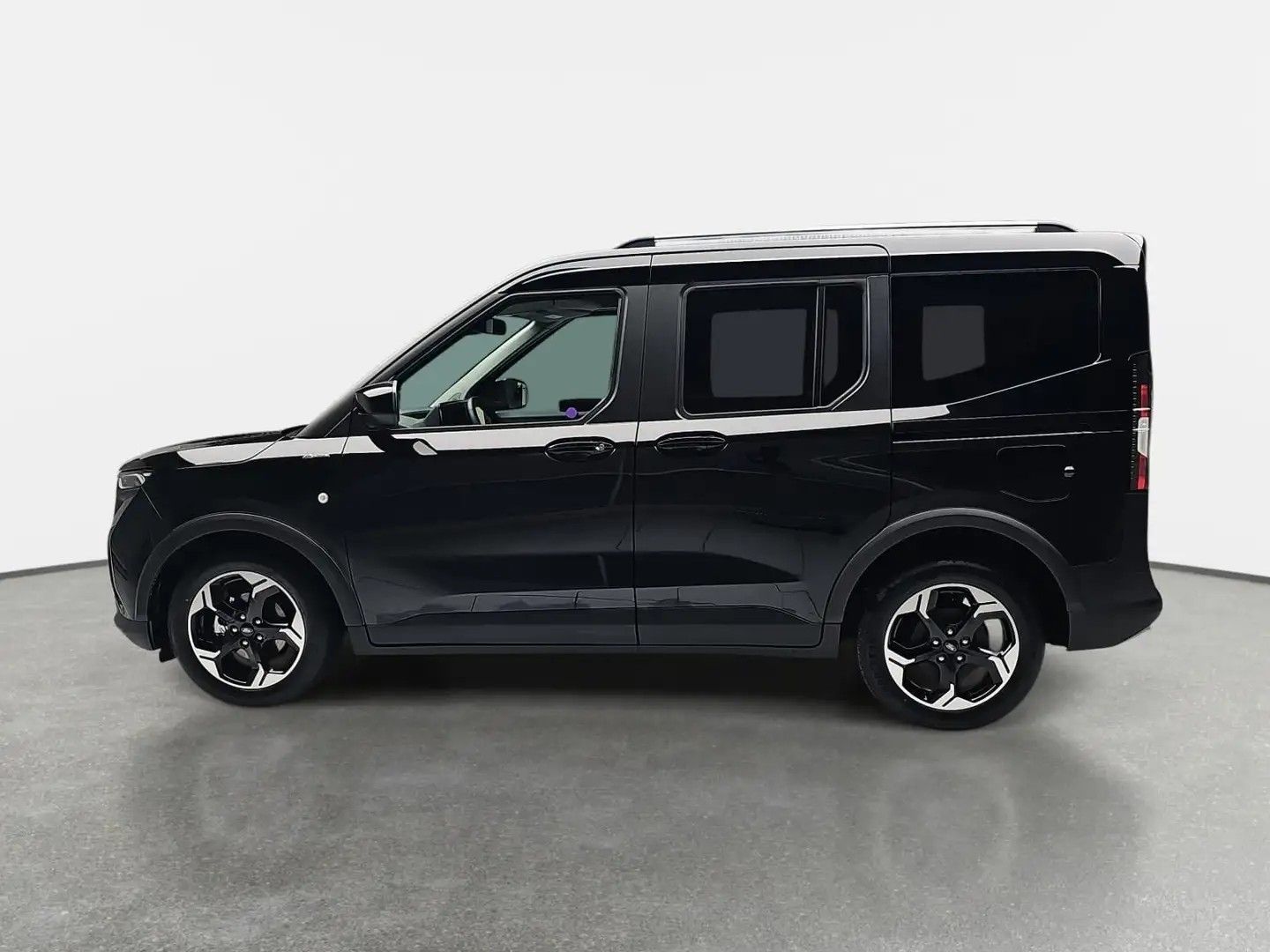 Ford Tourneo Courier, Titanium 1.0L EcoBoost 92 kW - fotka 3