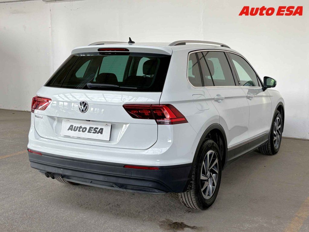 Volkswagen Tiguan, 2.0 TDi,navi - fotka 4