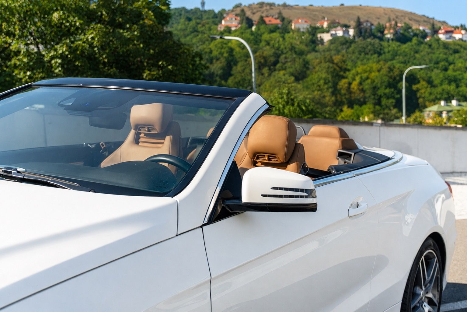 Mercedes-Benz Třídy E, 320 3.0 V6 benzín automat - fotka 3