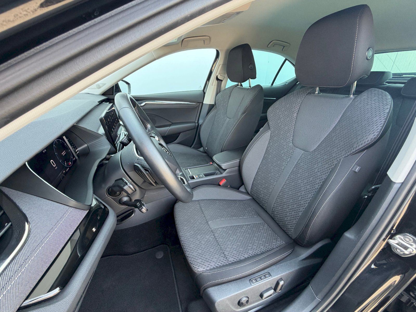 Škoda Octavia, 2.0 TDI 110kW DSG Style Plus P - fotka 6
