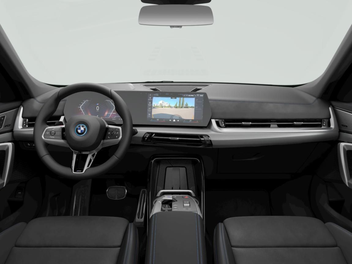 BMW iX1, eDrive20 - fotka 4