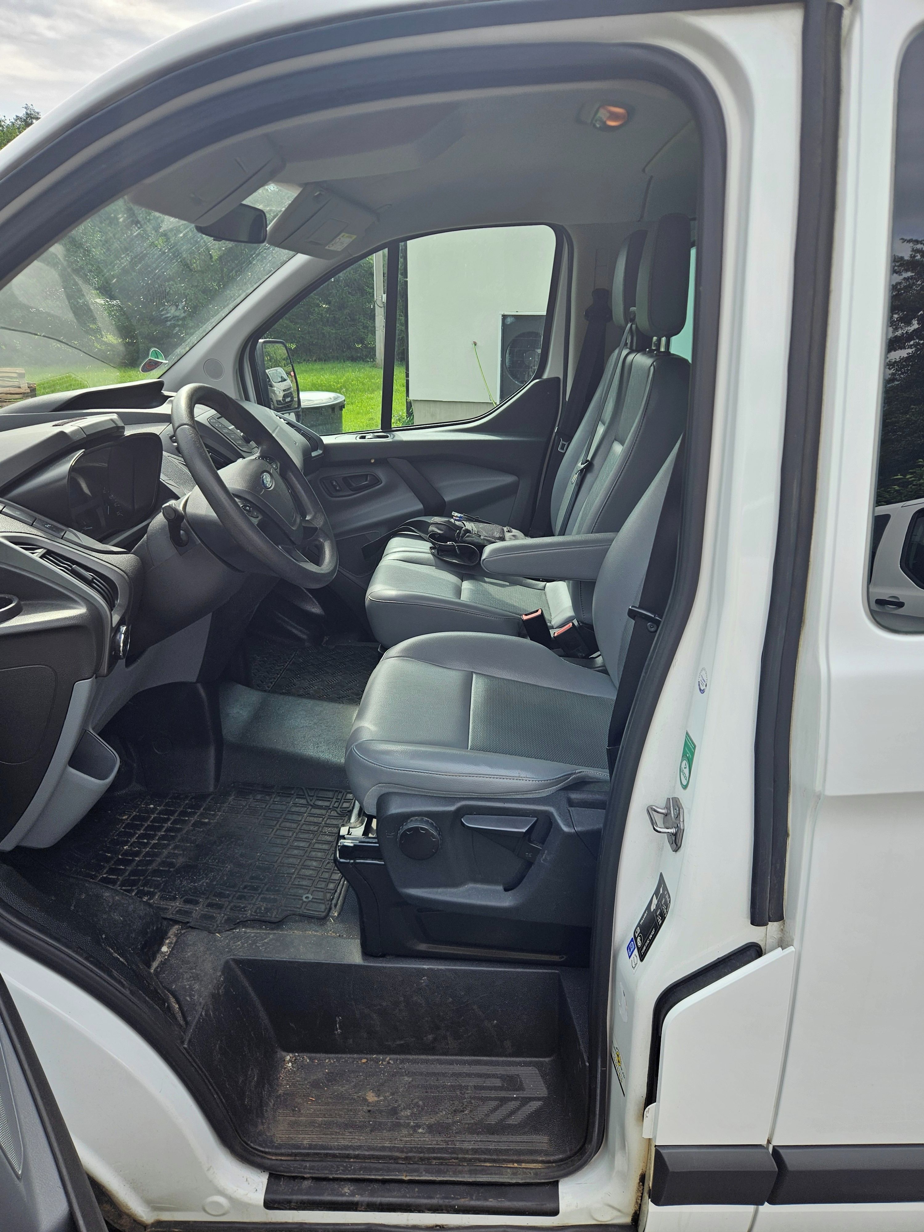 Ford Transit Custom, 2,2 TDCi mikrobus 202t.km - fotka 4