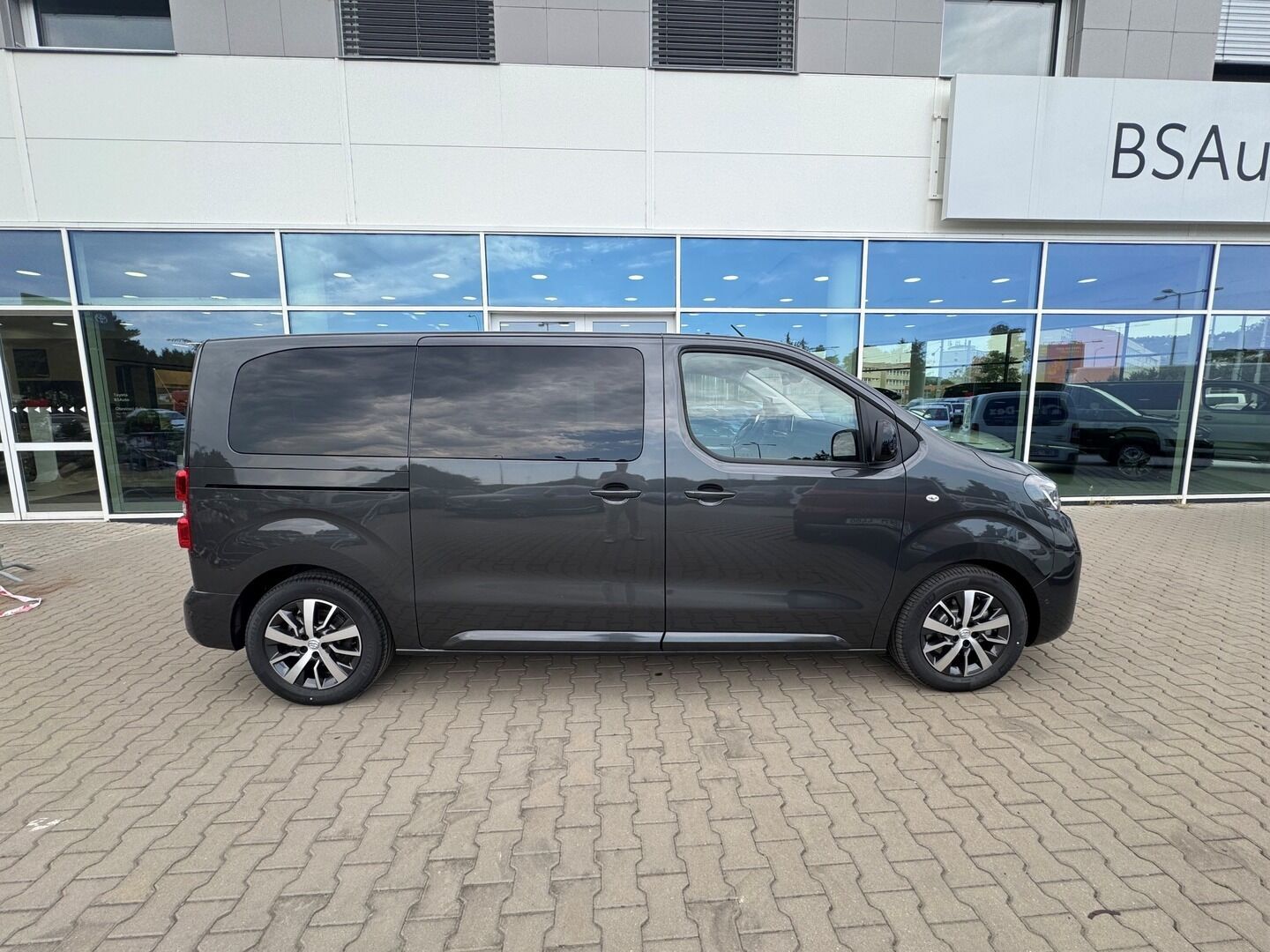 Toyota Proace Verso, 2,2 L1 AT8 7S VIP - fotka 6