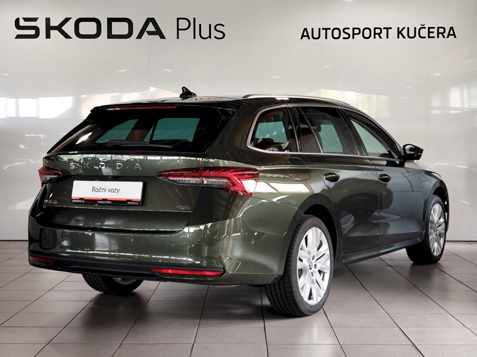 Škoda Octavia, OCTAVIA COMBI 4x4 EXCLUSIVE SE - fotka 2