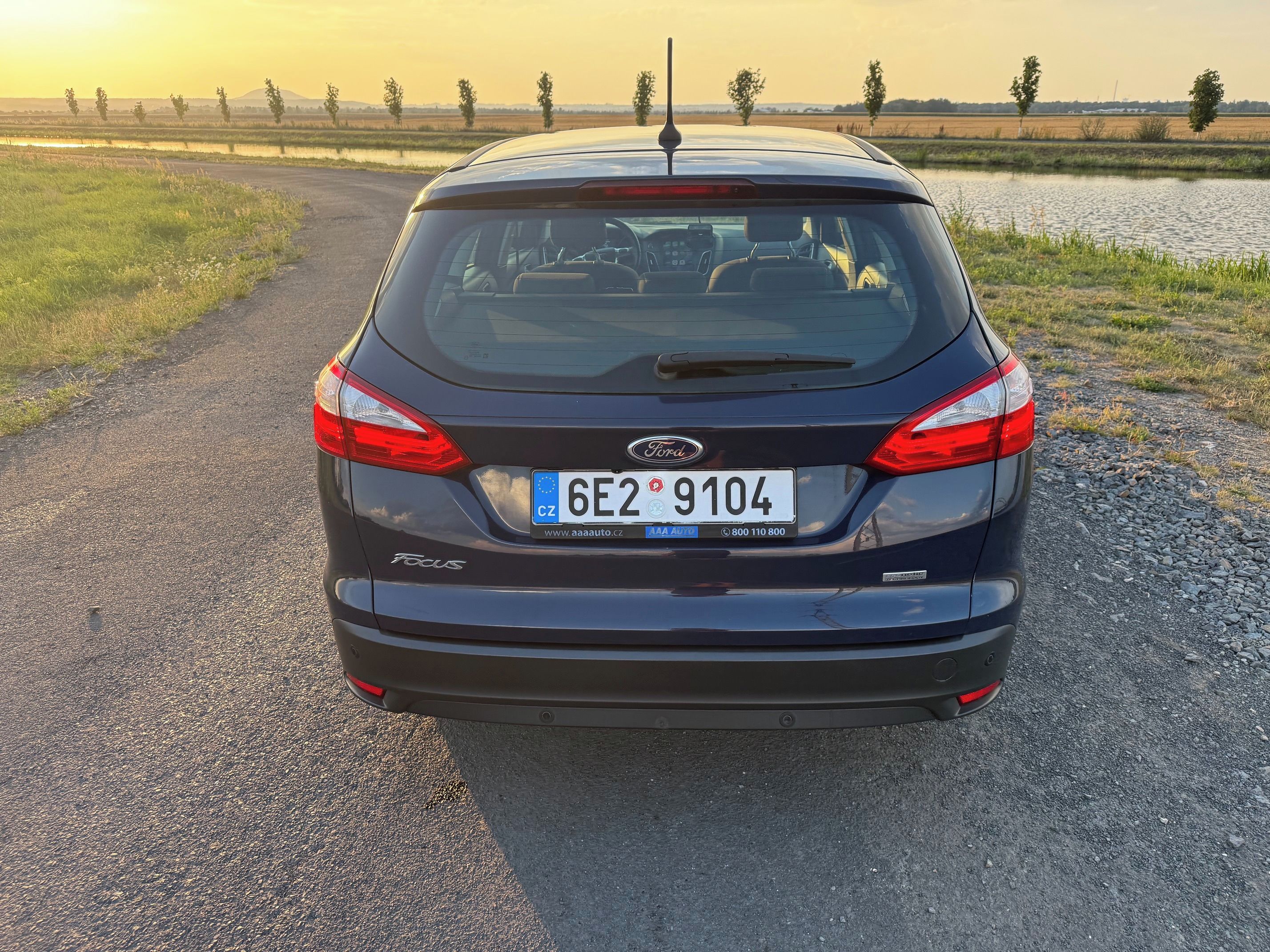 Ford Focus, 1,0 , 92kW, Klima, CarPlay - fotka 6