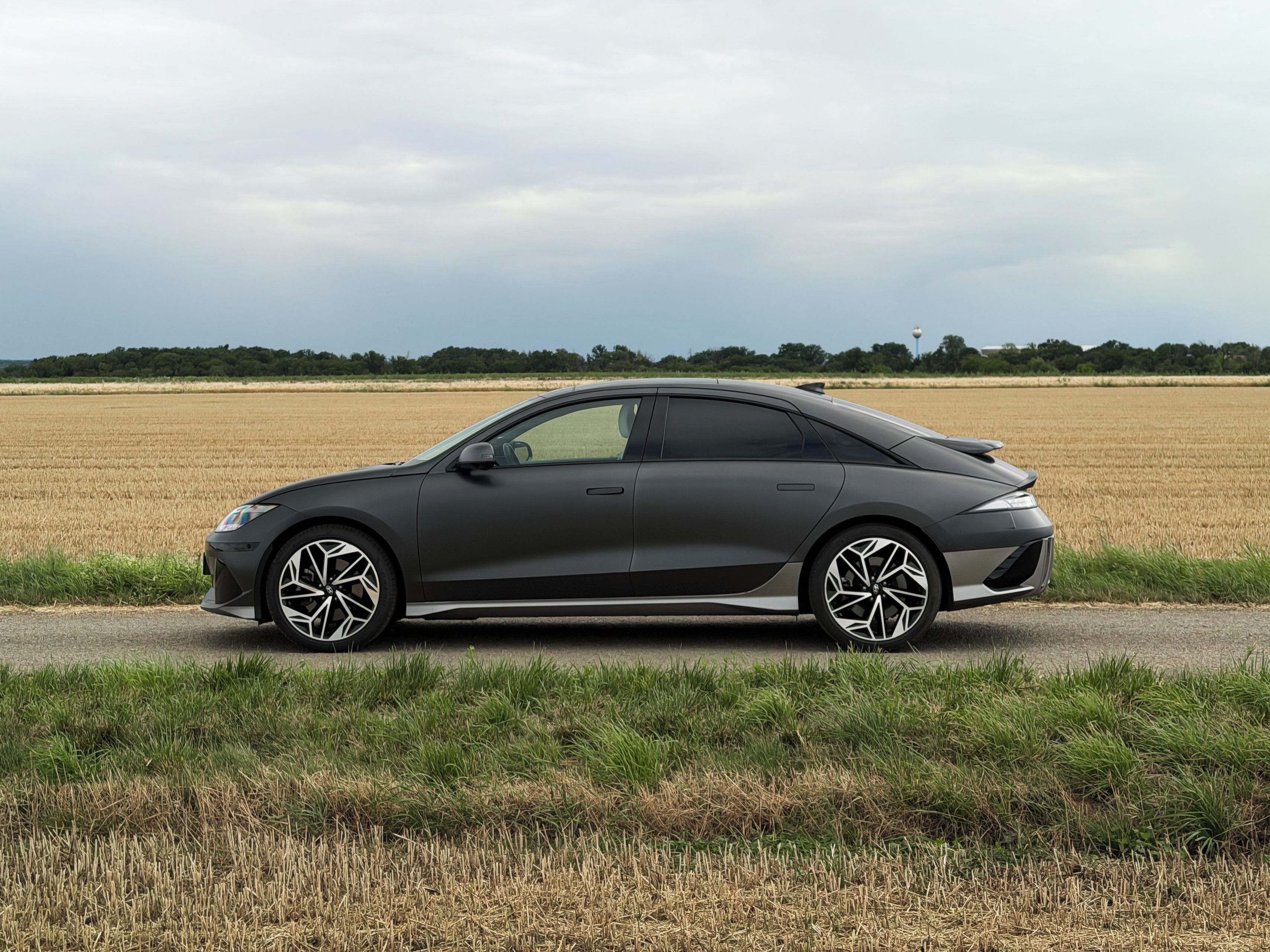Hyundai Ioniq - fotka 3