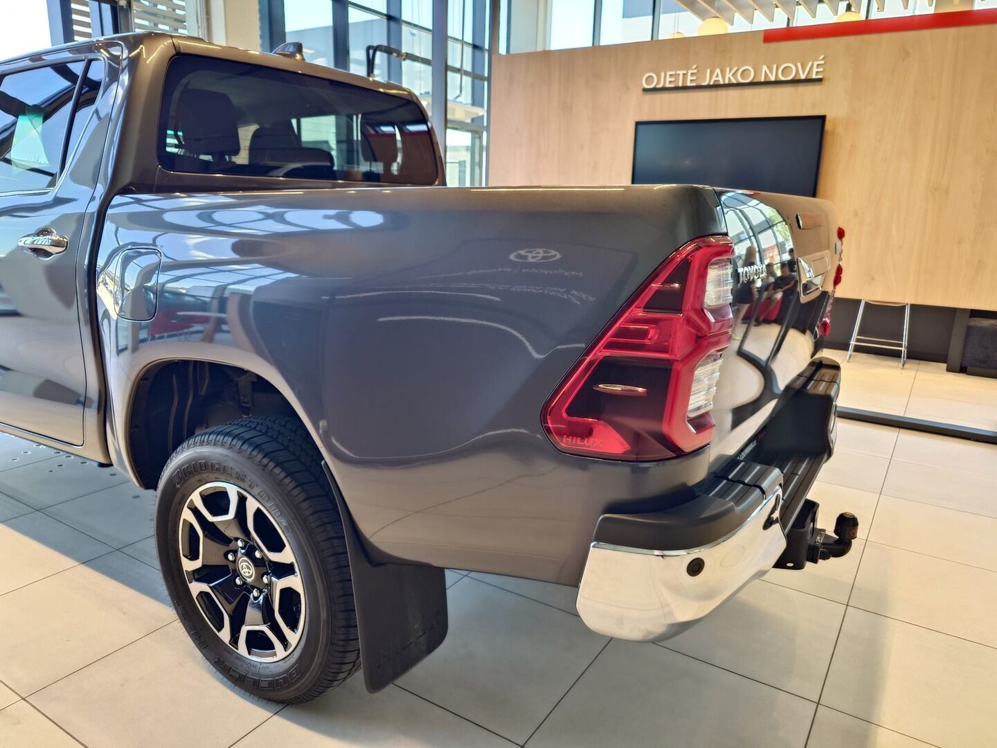 Toyota Hilux, Executive MHEV - fotka 6