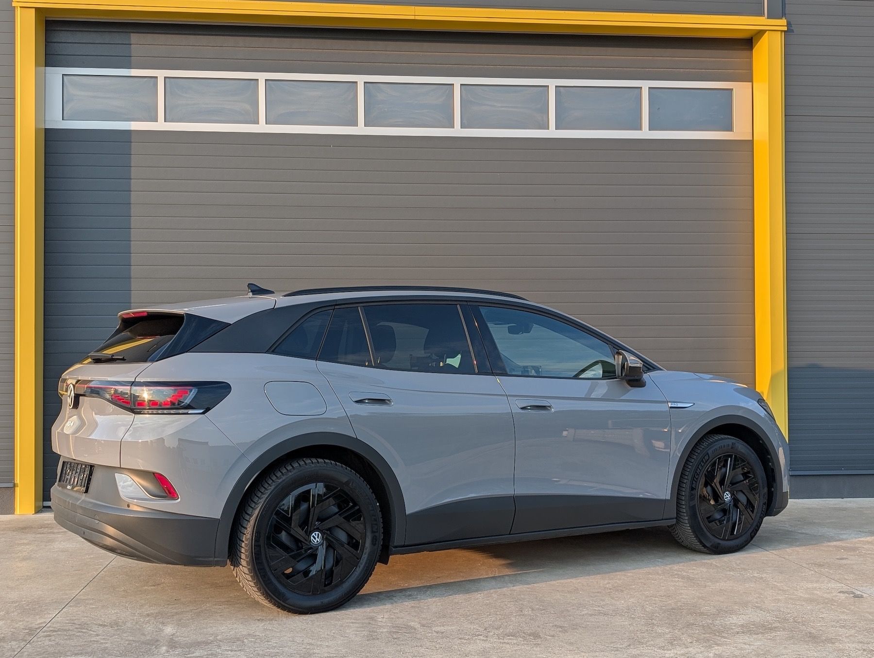 Volkswagen ID.4, 150 kW, LED, tažné, SoH 93,4% - fotka 2