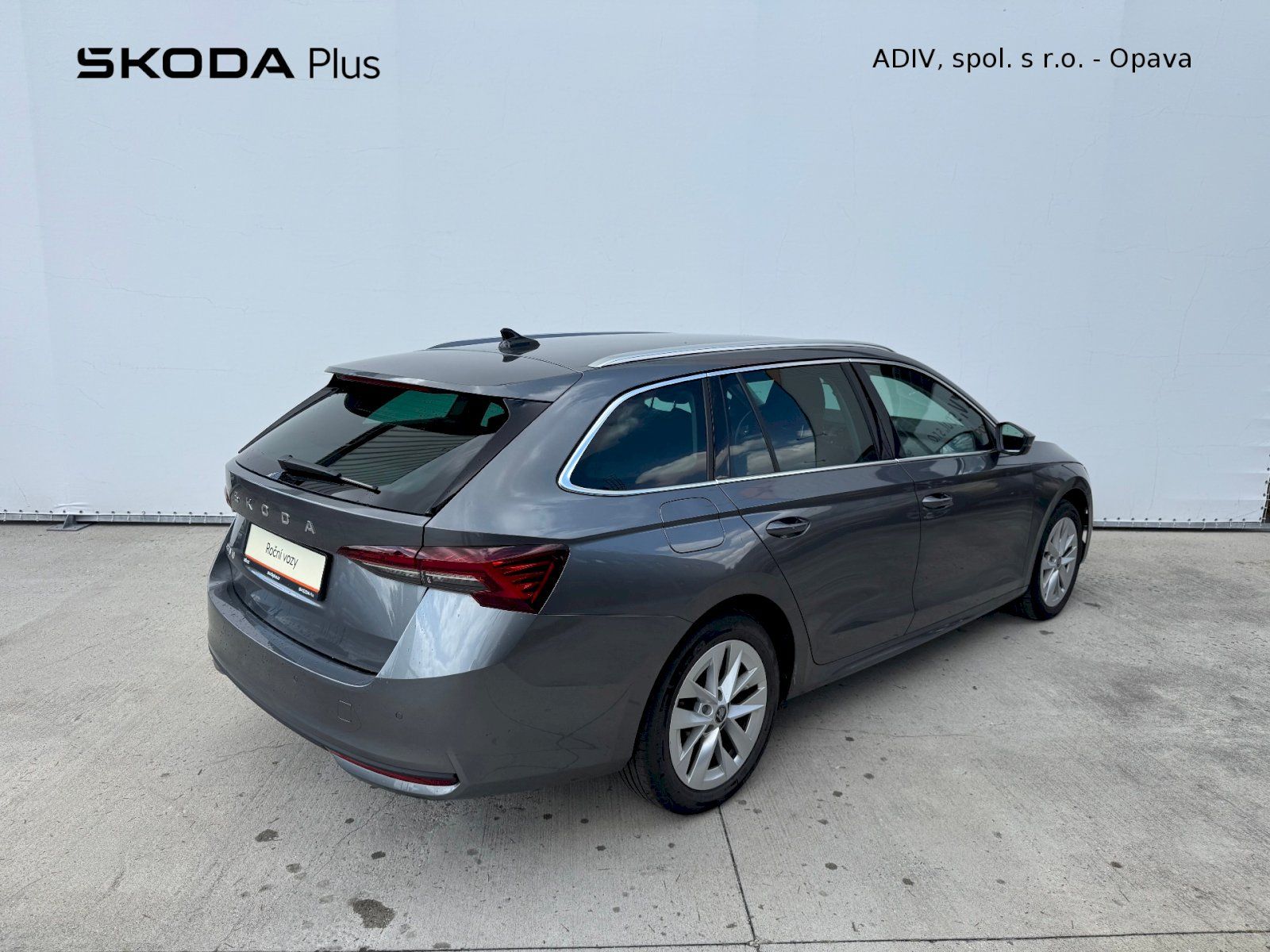 Škoda Octavia, Combi DSG 2.0 TDI 110 kW Top S - fotka 2