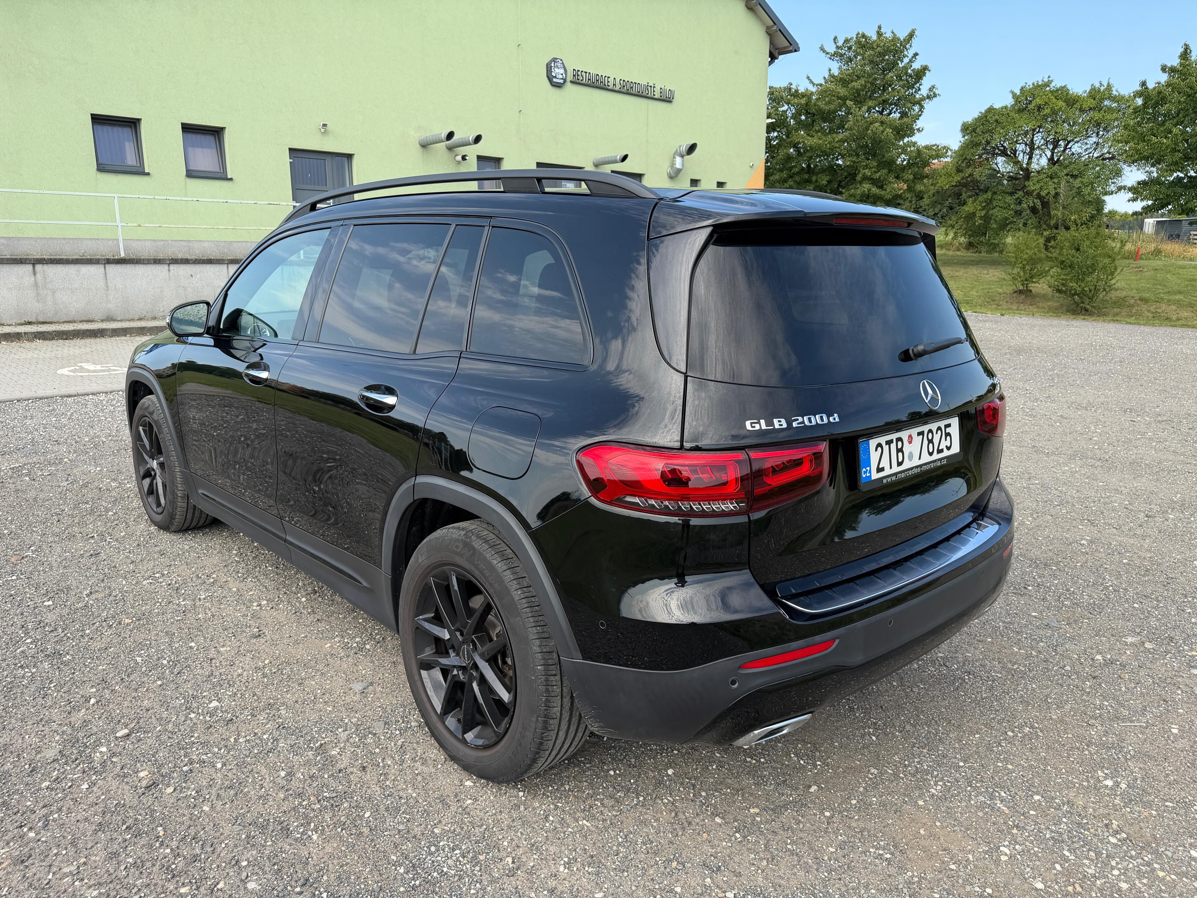 Mercedes-Benz GLB, GLB 200d 4MATIC, 4x4, AT, CZ - fotka 3