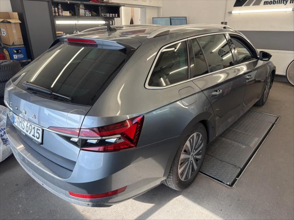 Škoda Superb, 2,0 TDI,WEBASTO,TAŽNÉ - fotka 4