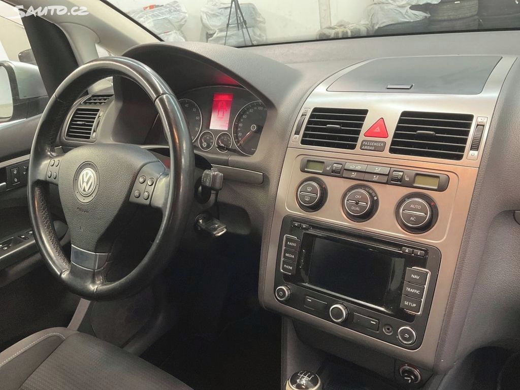 Volkswagen Touran, 1.6 Mpi 75KW 108tkm FREESTYLE - fotka 3