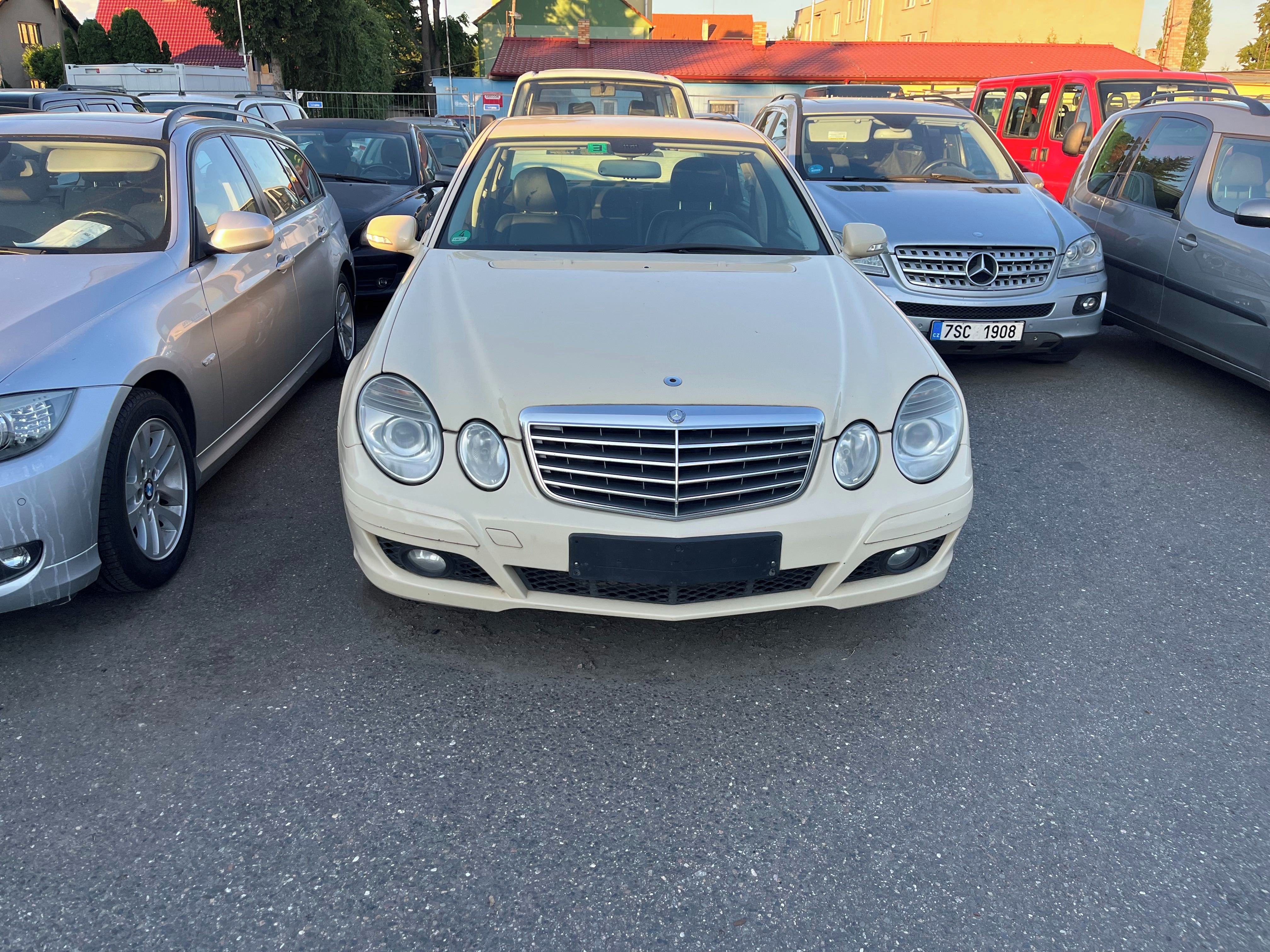 Mercedes-Benz Třídy E, / E-Klasse E 200 CDI Classic - fotka 3