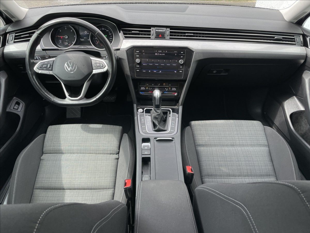 Volkswagen Passat Variant, 2,0 TDI DSG Business TAŽNÉ+ACC - fotka 6