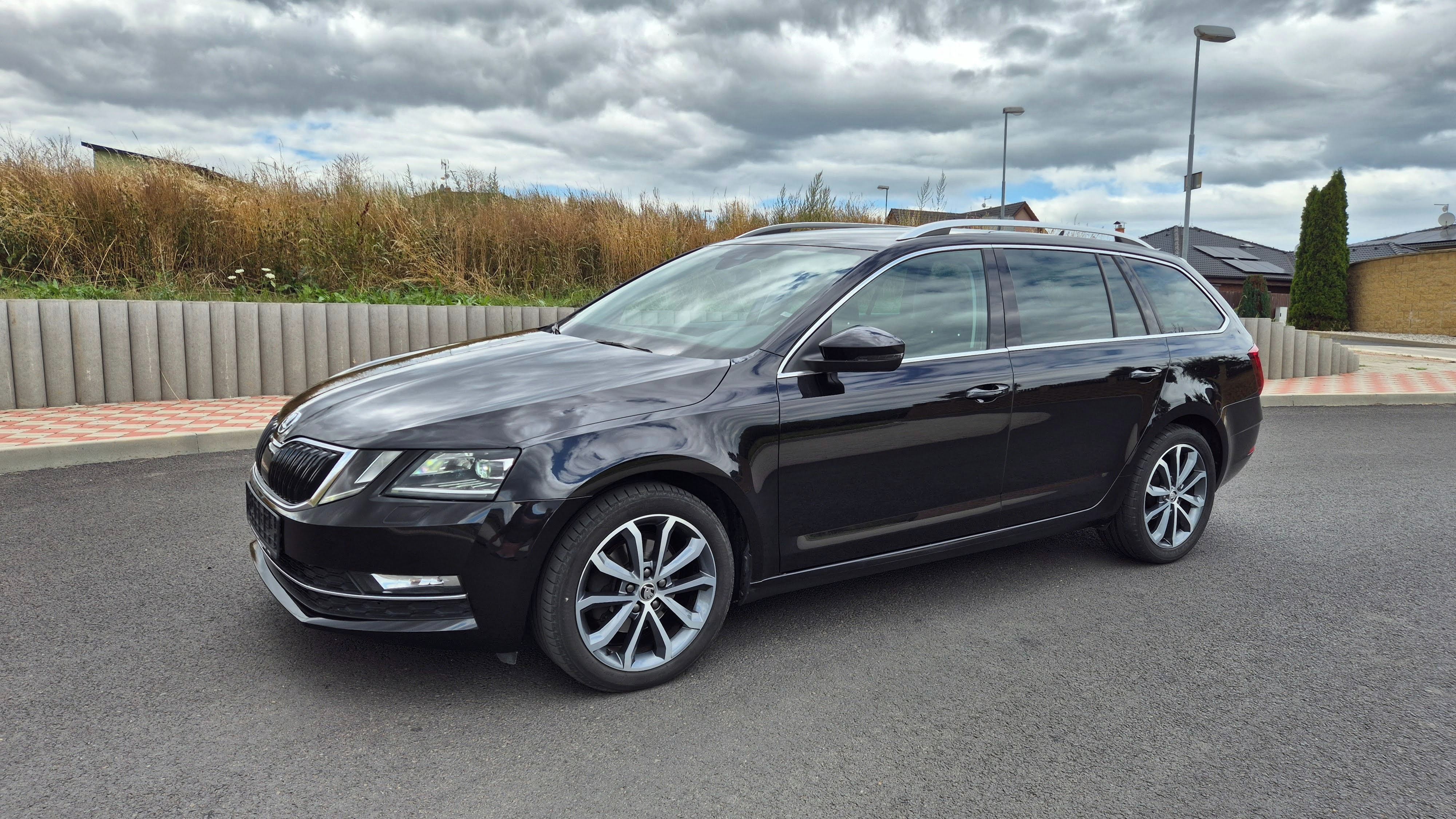 Škoda Octavia, 2,0tdi DSG, Led, Kessy, Navi - fotka 2