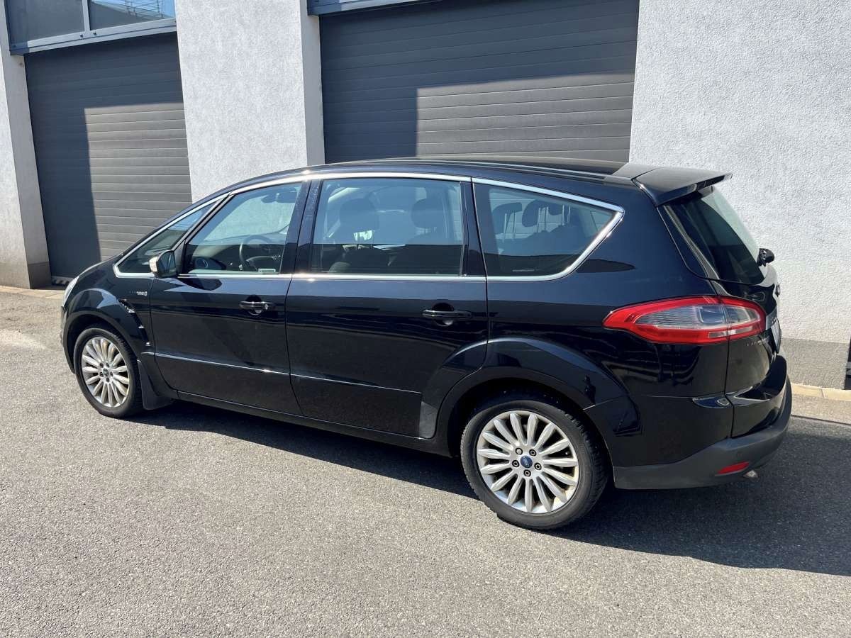 Ford S-MAX, Titanium, 2.0 TDCi 103 kW, ČR - fotka 3